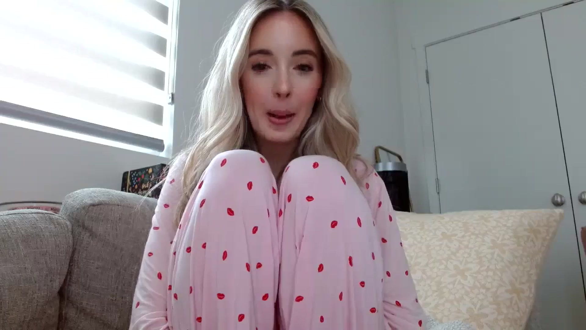 Gallery image thumbnail from Vegansoda's myfreecams stream on, 03/12/2024, 21:20 image 14 of 20