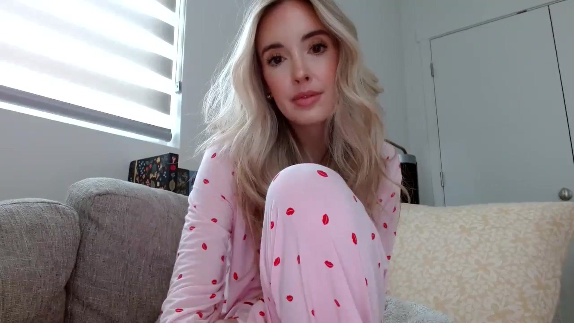 Gallery image thumbnail from Vegansoda's myfreecams stream on, 03/12/2024, 21:20 image 20 of 20
