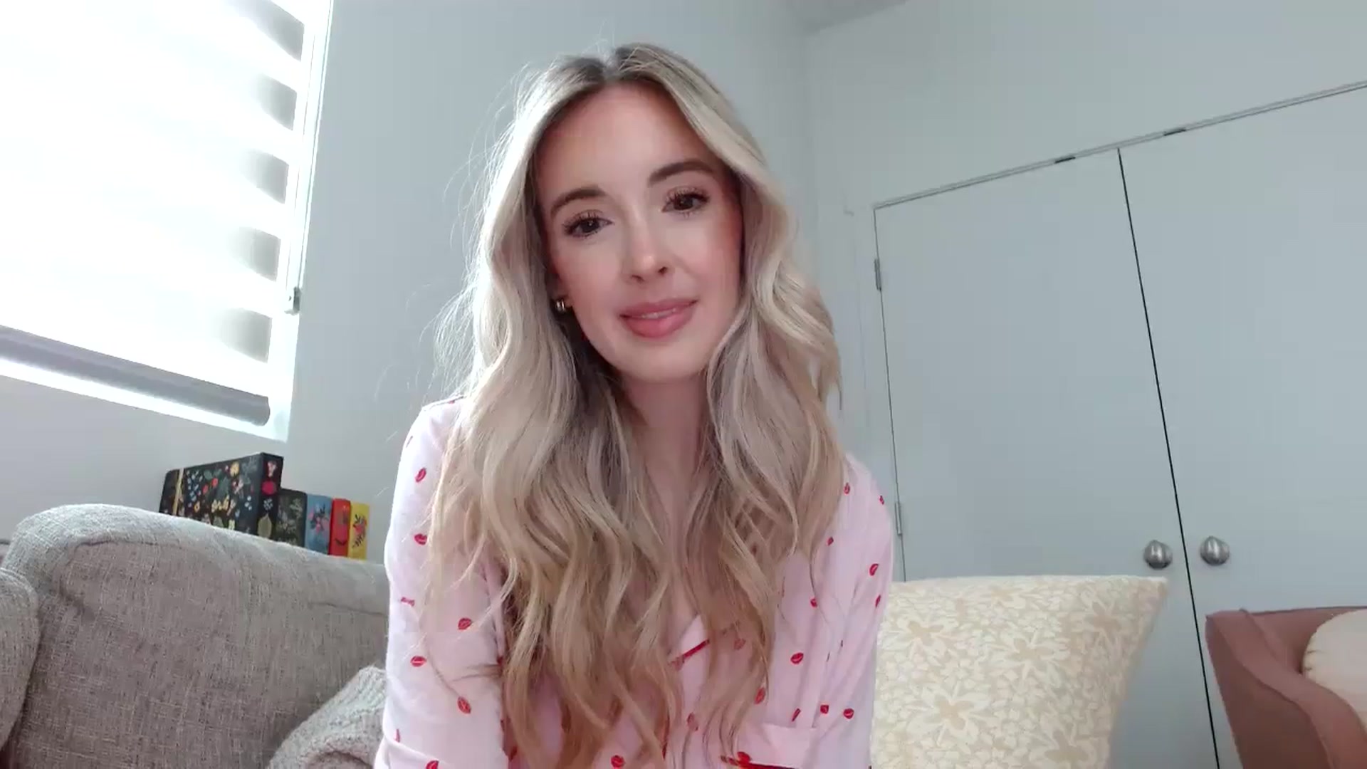 Gallery image thumbnail from Vegansoda's myfreecams stream on, 03/12/2024, 21:20 image 10 of 20