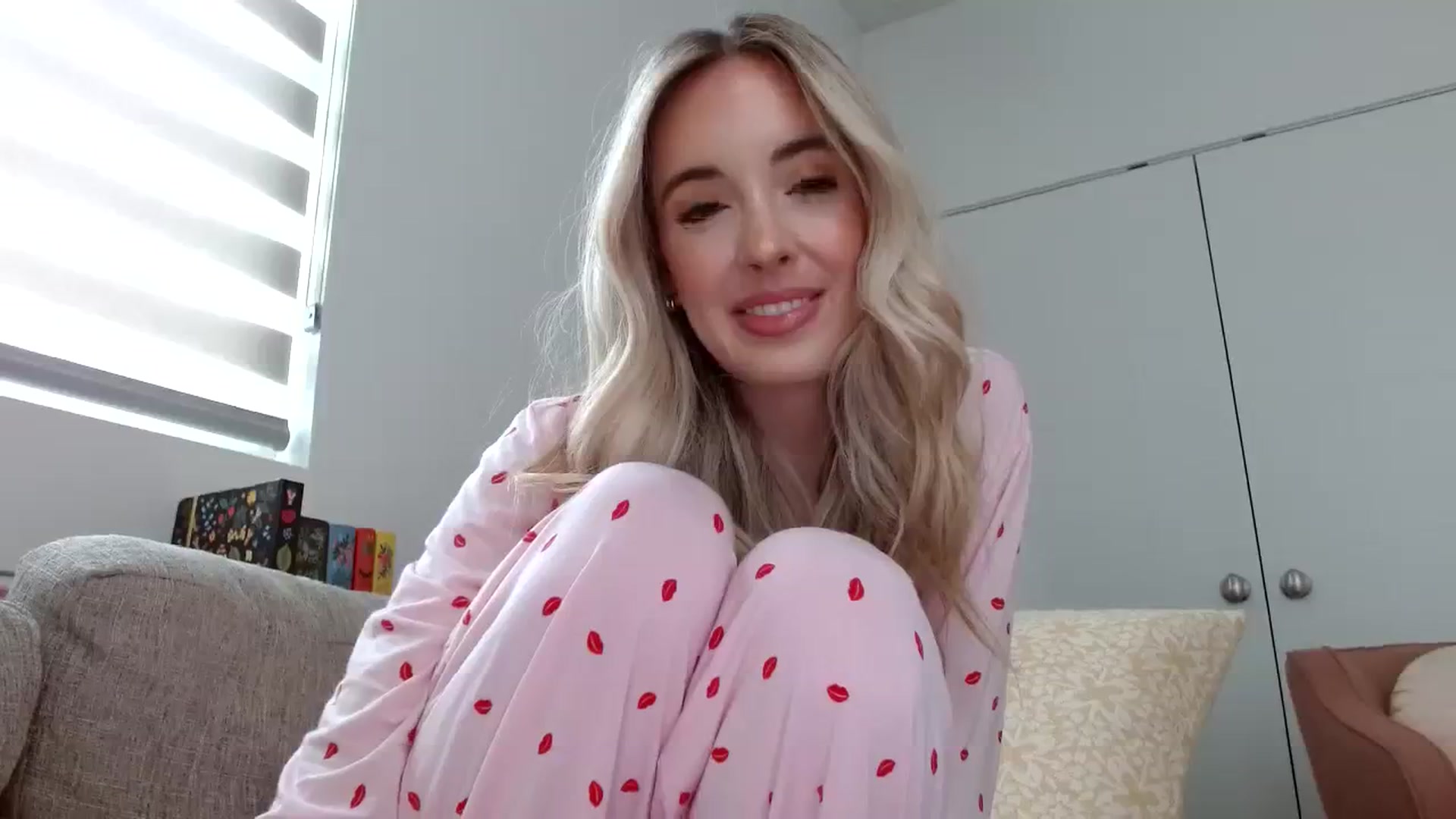 Gallery image thumbnail from Vegansoda's myfreecams stream on, 03/12/2024, 21:20 image 12 of 20
