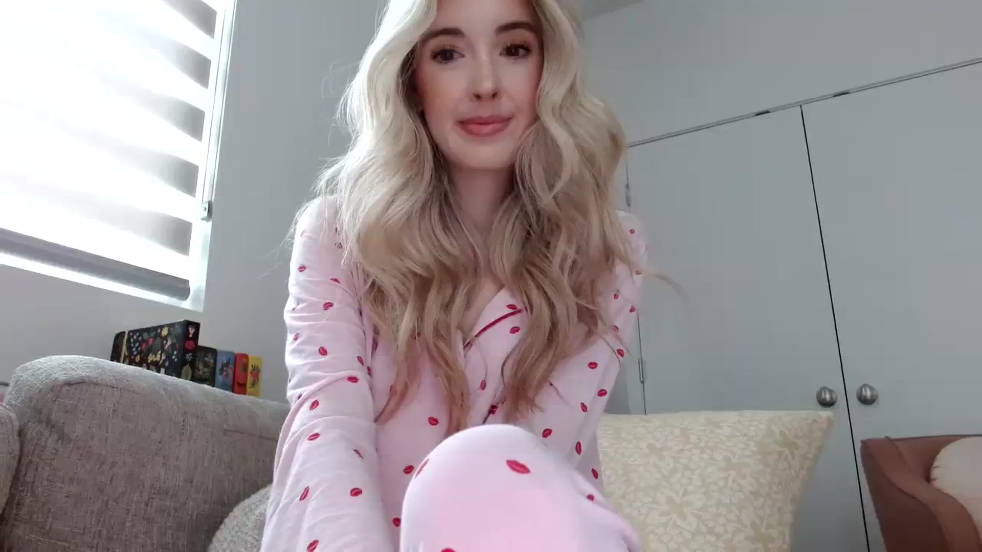 Gallery image thumbnail from Vegansoda's myfreecams stream on, 03/12/2024, 21:20 image 1 of 20