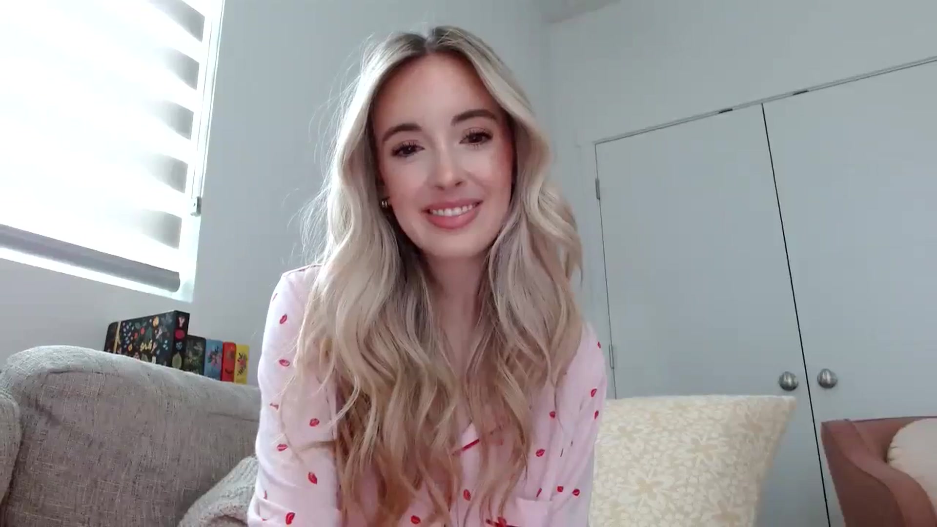 Gallery image thumbnail from Vegansoda's myfreecams stream on, 03/12/2024, 21:20 image 9 of 20