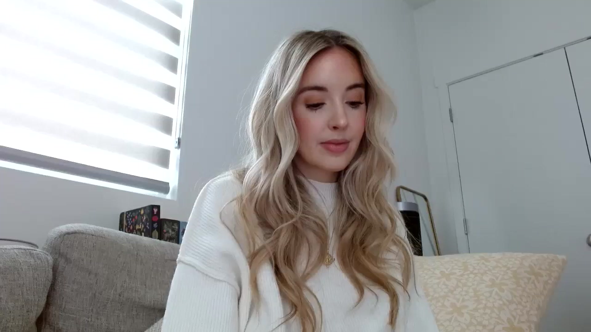 Gallery image thumbnail from Vegansoda's myfreecams stream on, 03/13/2024, 21:21 image 3 of 20