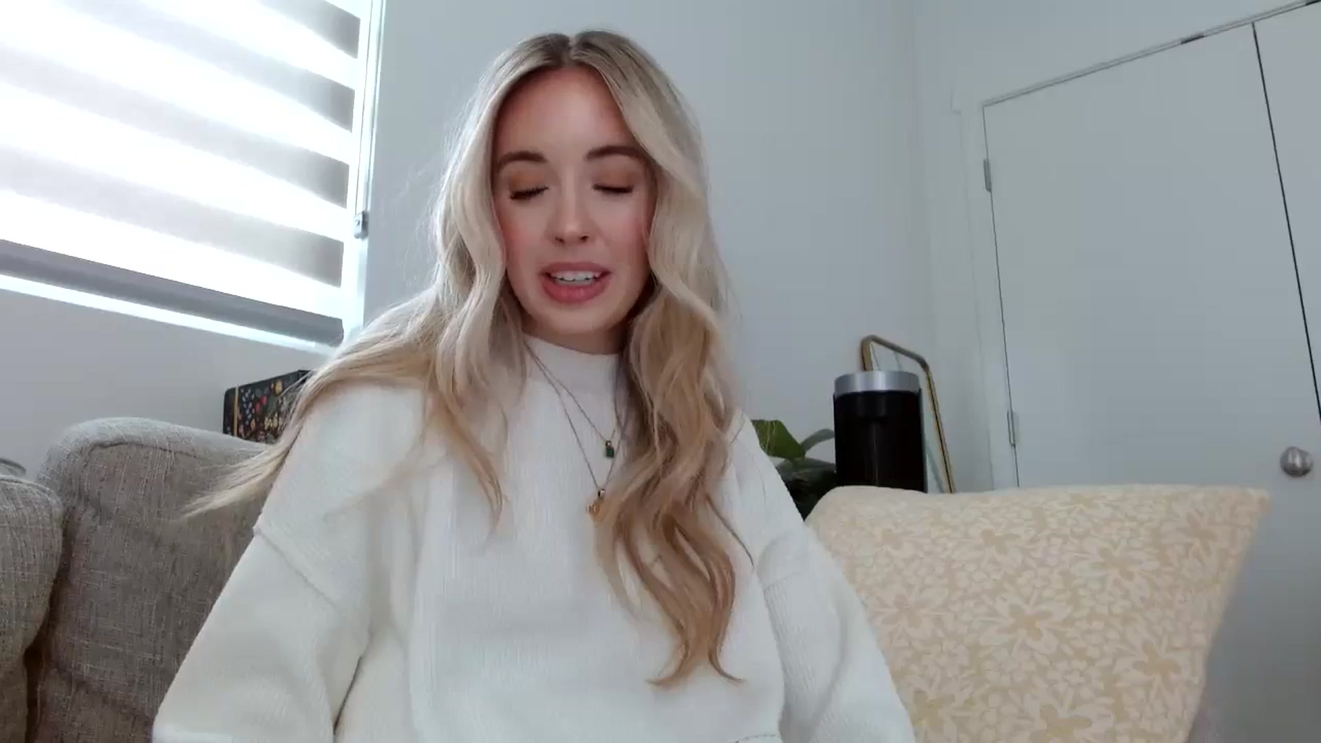 Gallery image thumbnail from Vegansoda's myfreecams stream on, 03/13/2024, 21:21 image 20 of 20