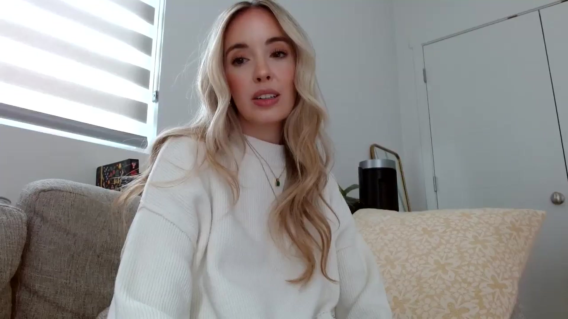 Gallery image thumbnail from Vegansoda's myfreecams stream on, 03/13/2024, 21:21 image 18 of 20