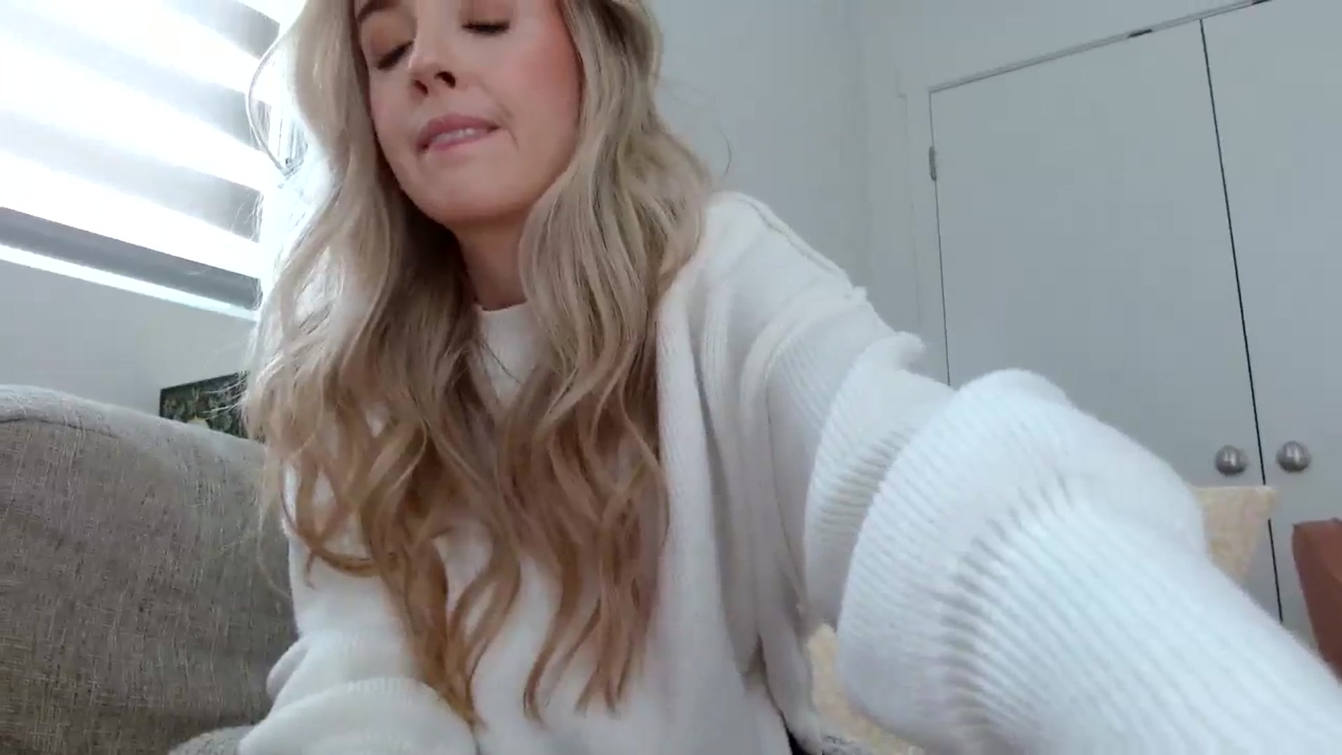 Gallery image thumbnail from Vegansoda's myfreecams stream on, 03/13/2024, 22:52 image 7 of 20