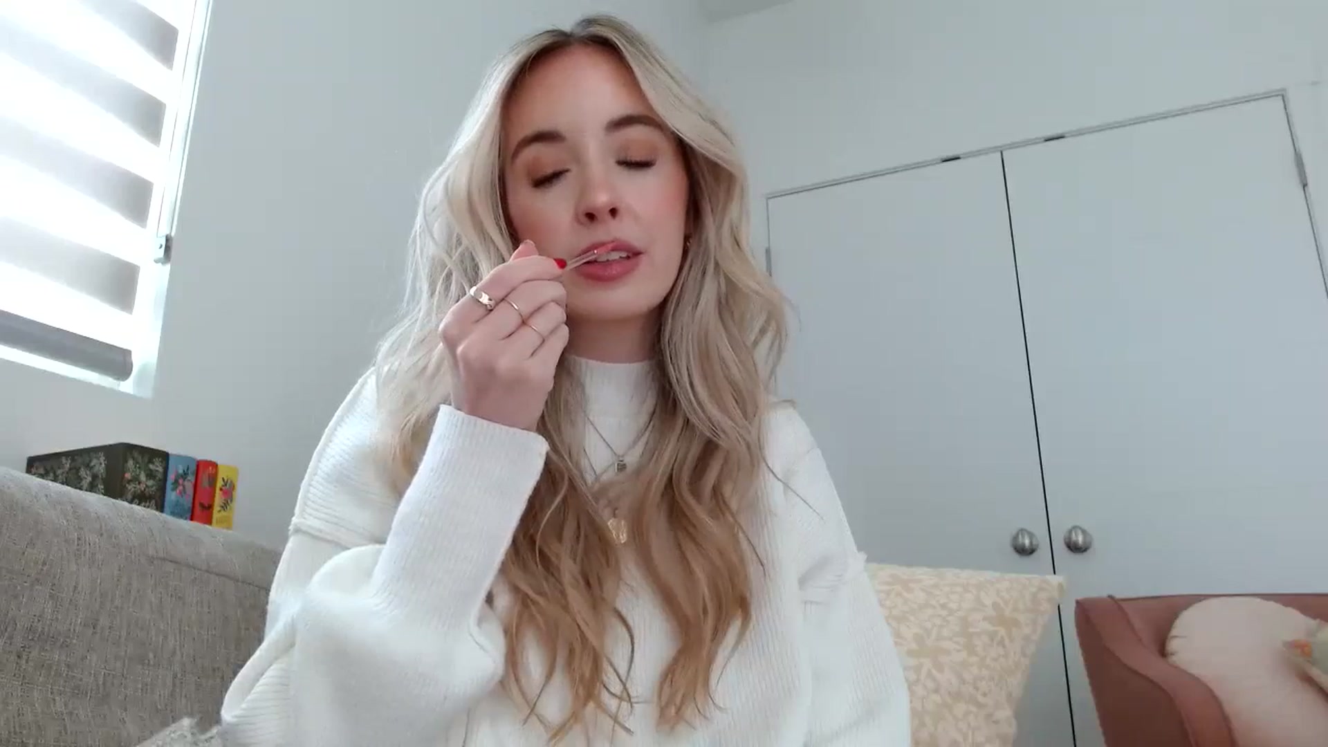 Gallery image thumbnail from Vegansoda's myfreecams stream on, 03/13/2024, 22:52 image 11 of 20