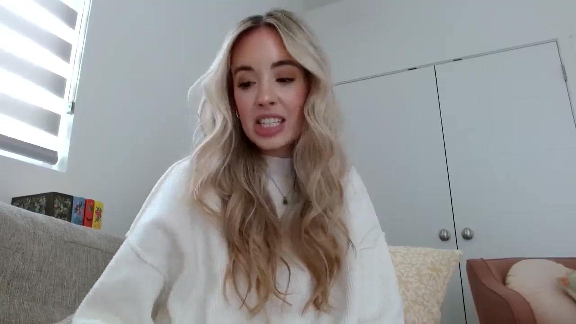 Gallery image thumbnail from Vegansoda's myfreecams stream on, 03/13/2024, 22:52 image 10 of 20
