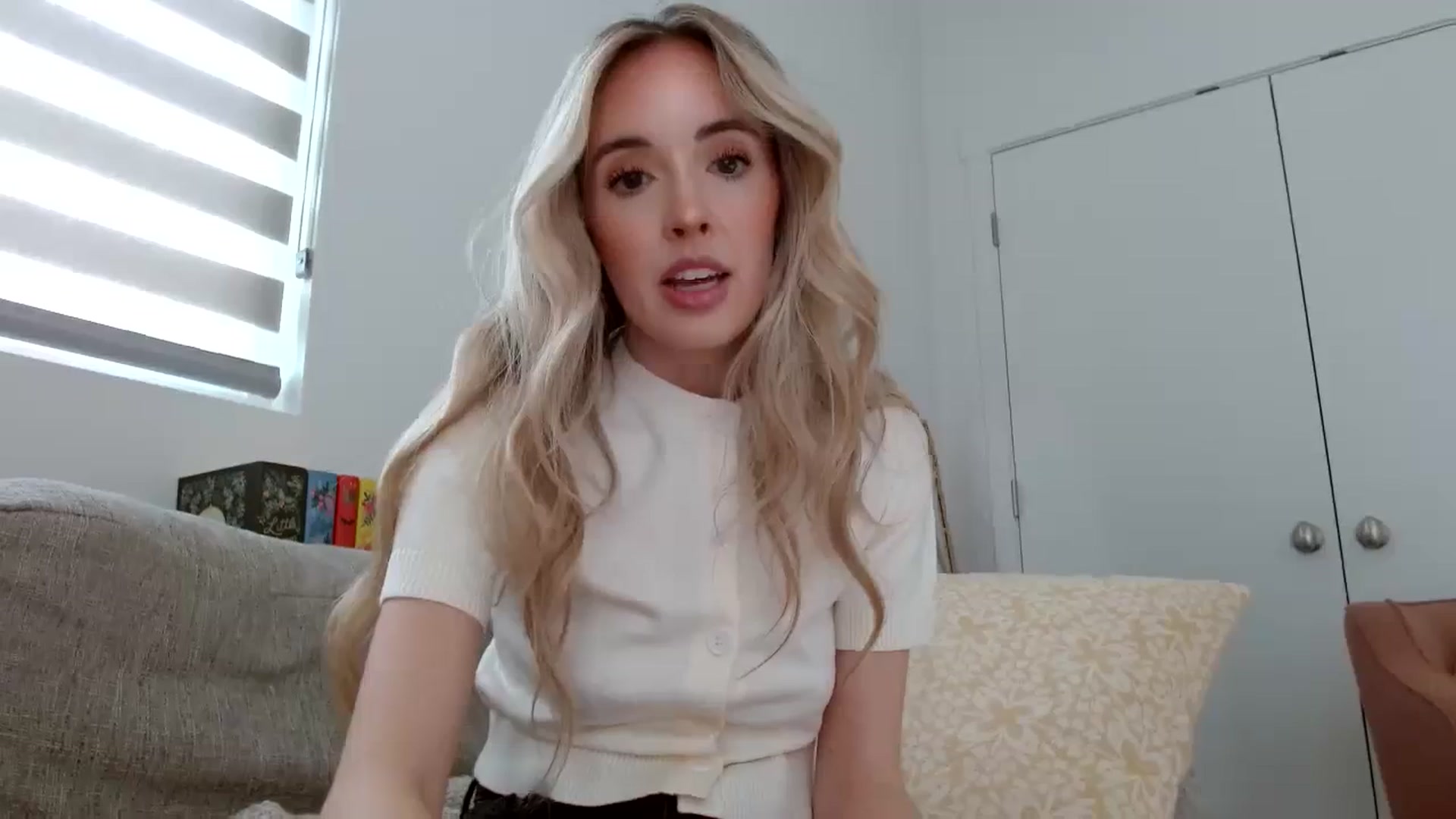 Gallery image thumbnail from Vegansoda's myfreecams stream on, 03/14/2024, 22:32 image 18 of 20