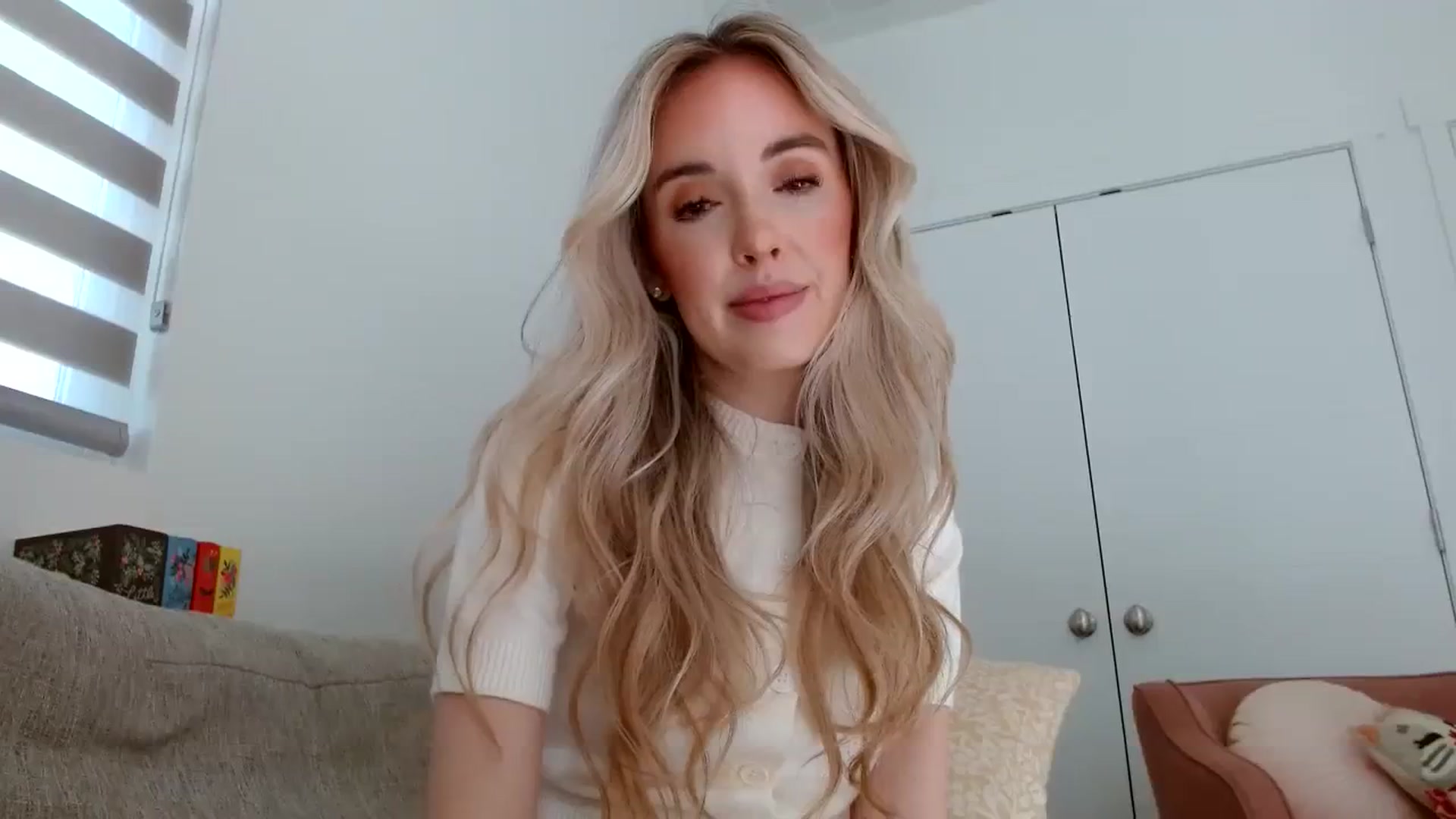 Gallery image thumbnail from Vegansoda's myfreecams stream on, 03/14/2024, 22:32 image 2 of 20