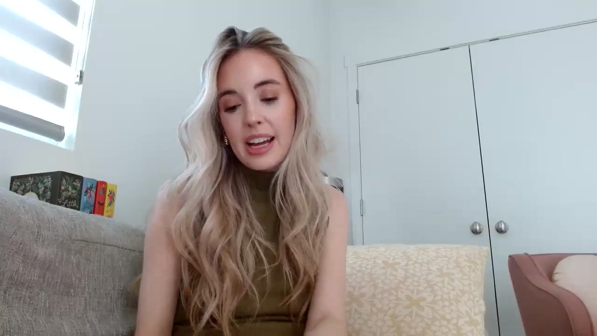 Gallery image thumbnail from Vegansoda's myfreecams stream on, 03/15/2024, 23:50 image 4 of 20