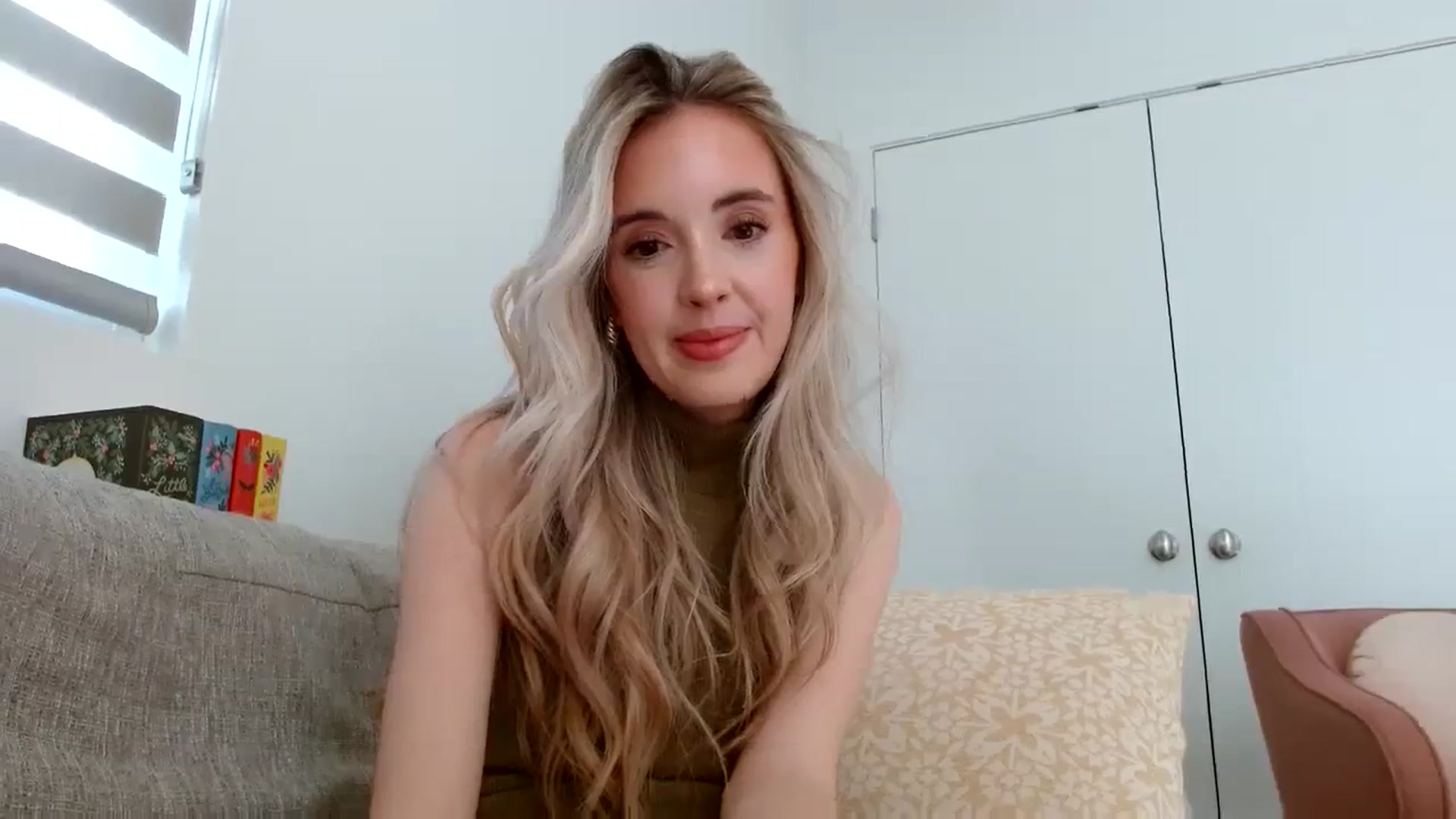 Gallery image thumbnail from Vegansoda's myfreecams stream on, 03/15/2024, 23:50 image 5 of 20