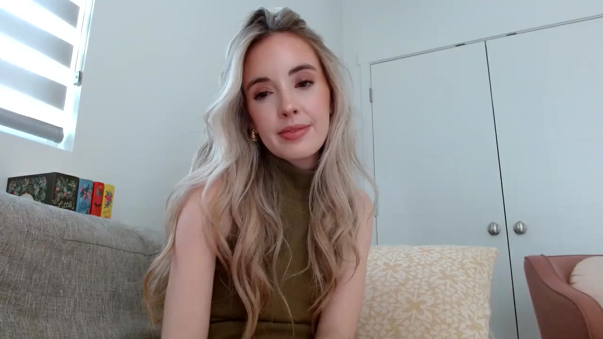Gallery image thumbnail from Vegansoda's myfreecams stream on, 03/15/2024, 23:50 image 1 of 20
