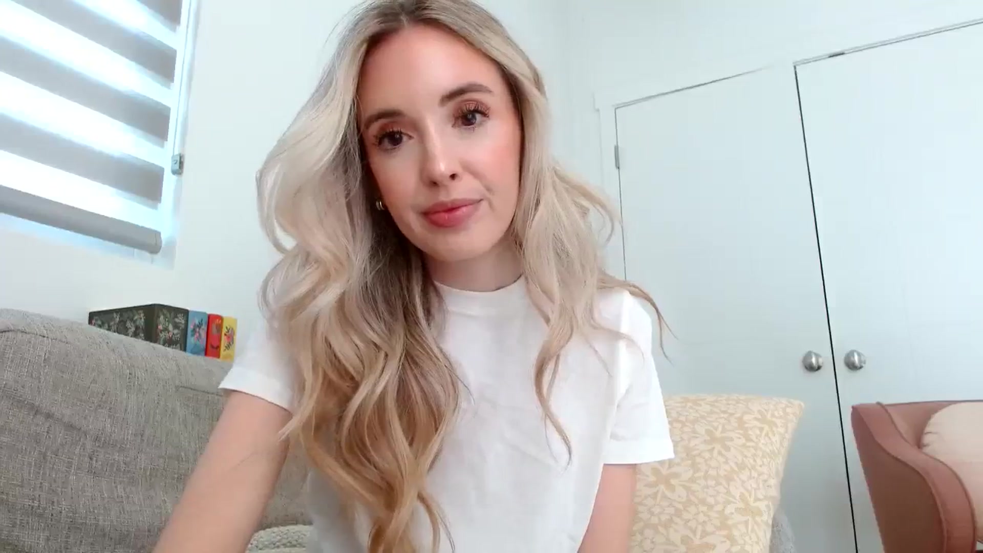 Gallery image thumbnail from Vegansoda's myfreecams stream on, 03/16/2024, 23:29 image 19 of 20