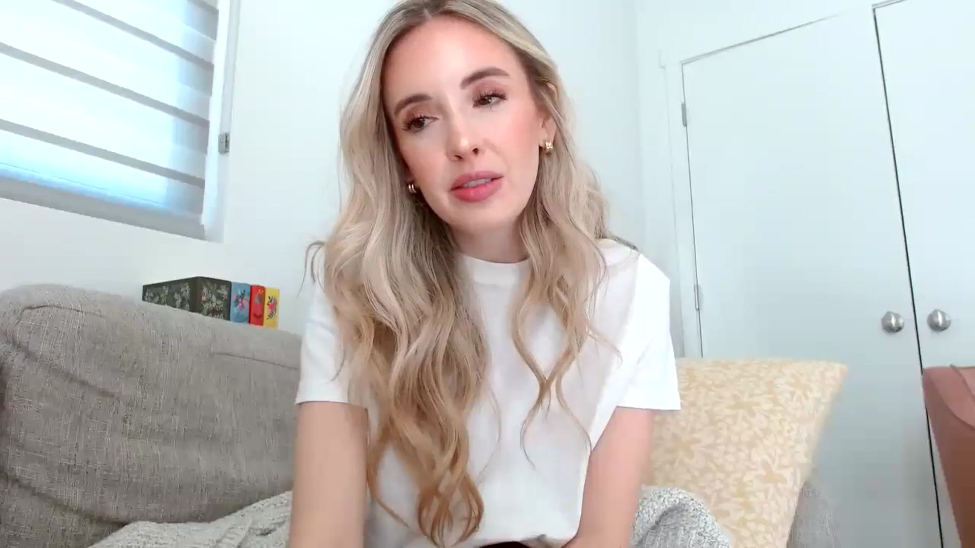 Gallery image thumbnail from Vegansoda's myfreecams stream on, 03/16/2024, 23:29 image 7 of 20