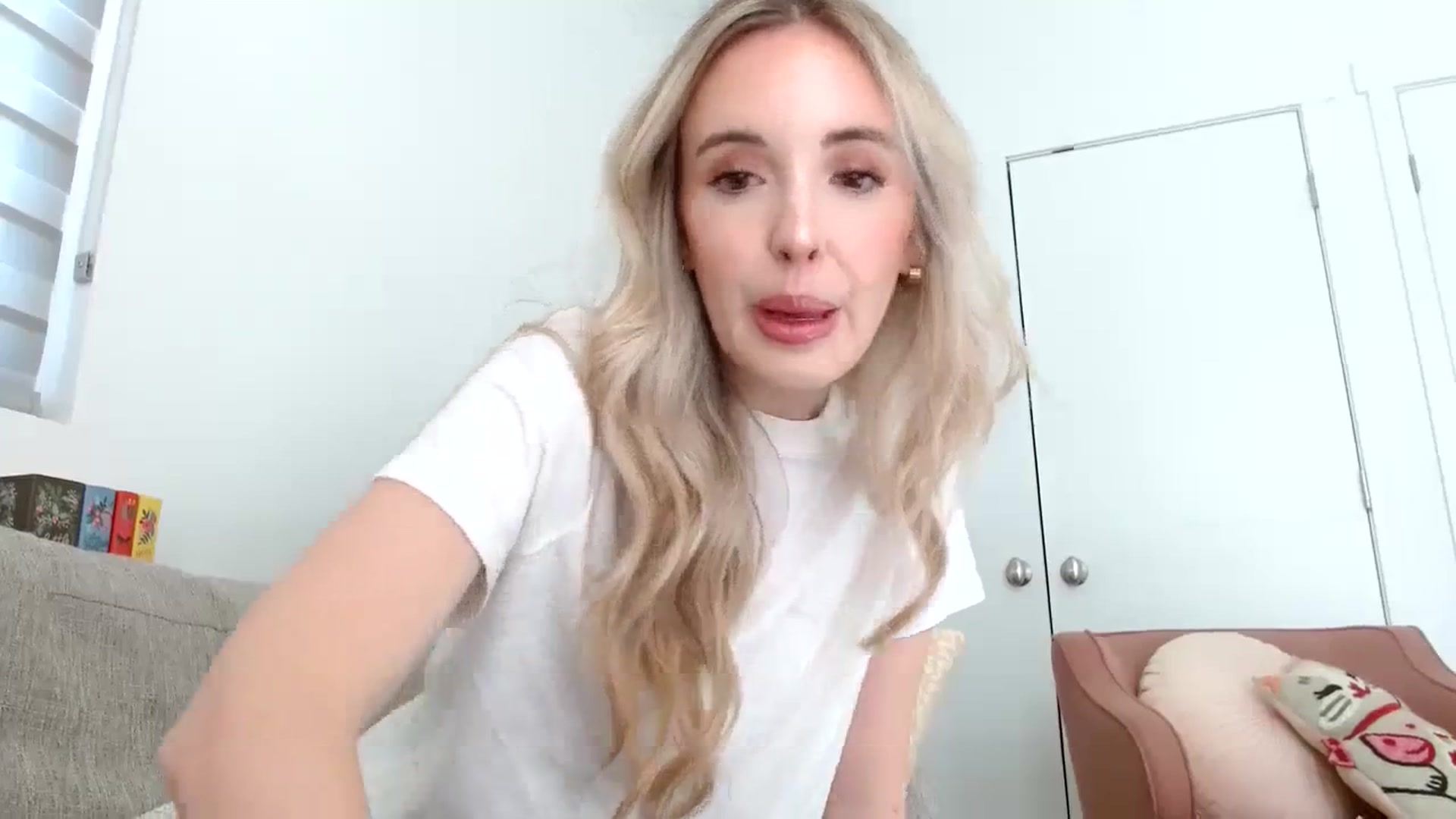 Gallery image thumbnail from Vegansoda's myfreecams stream on, 03/16/2024, 23:29 image 11 of 20