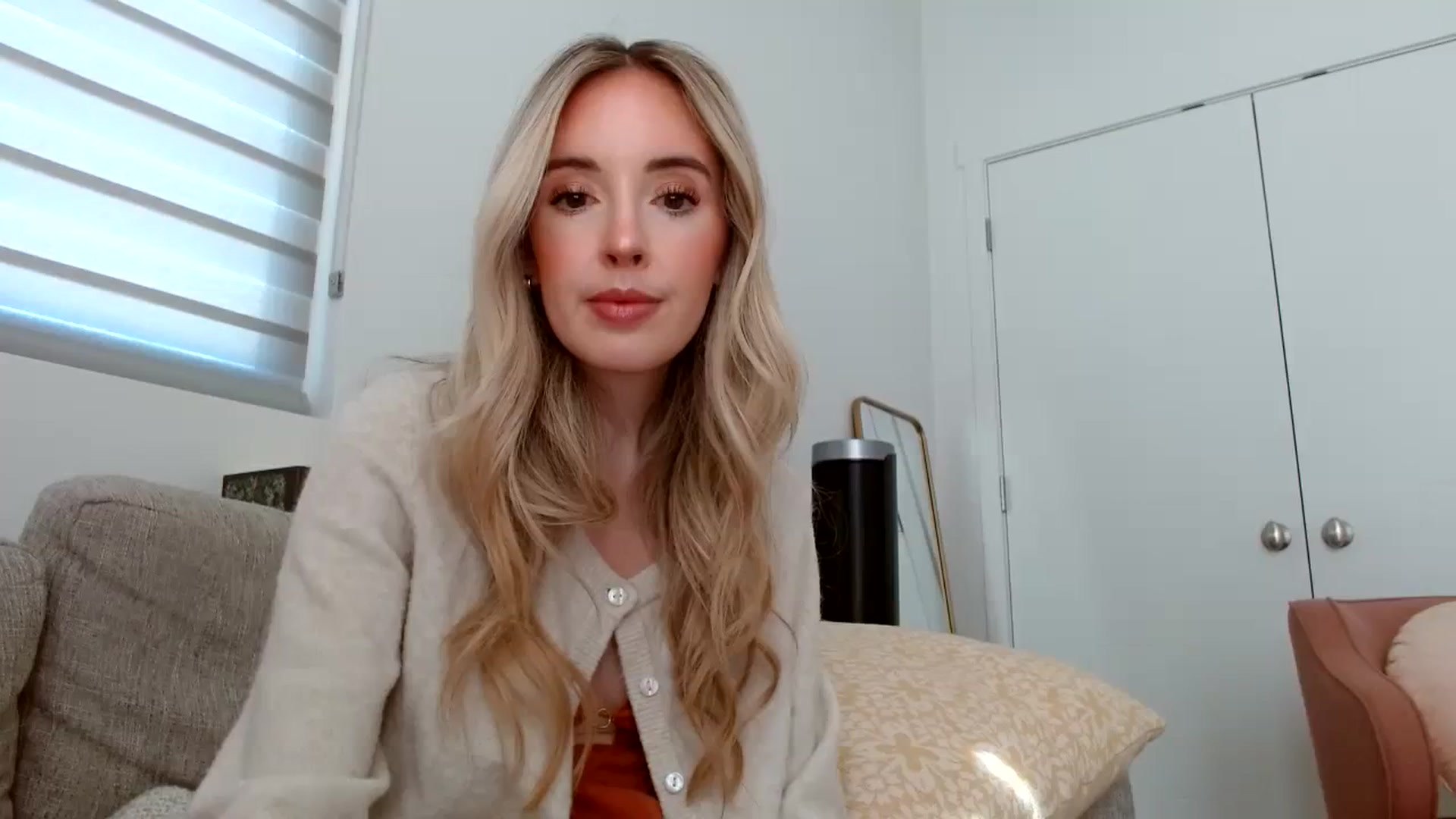 Gallery image thumbnail from Vegansoda's myfreecams stream on, 03/18/2024, 21:22 image 13 of 20