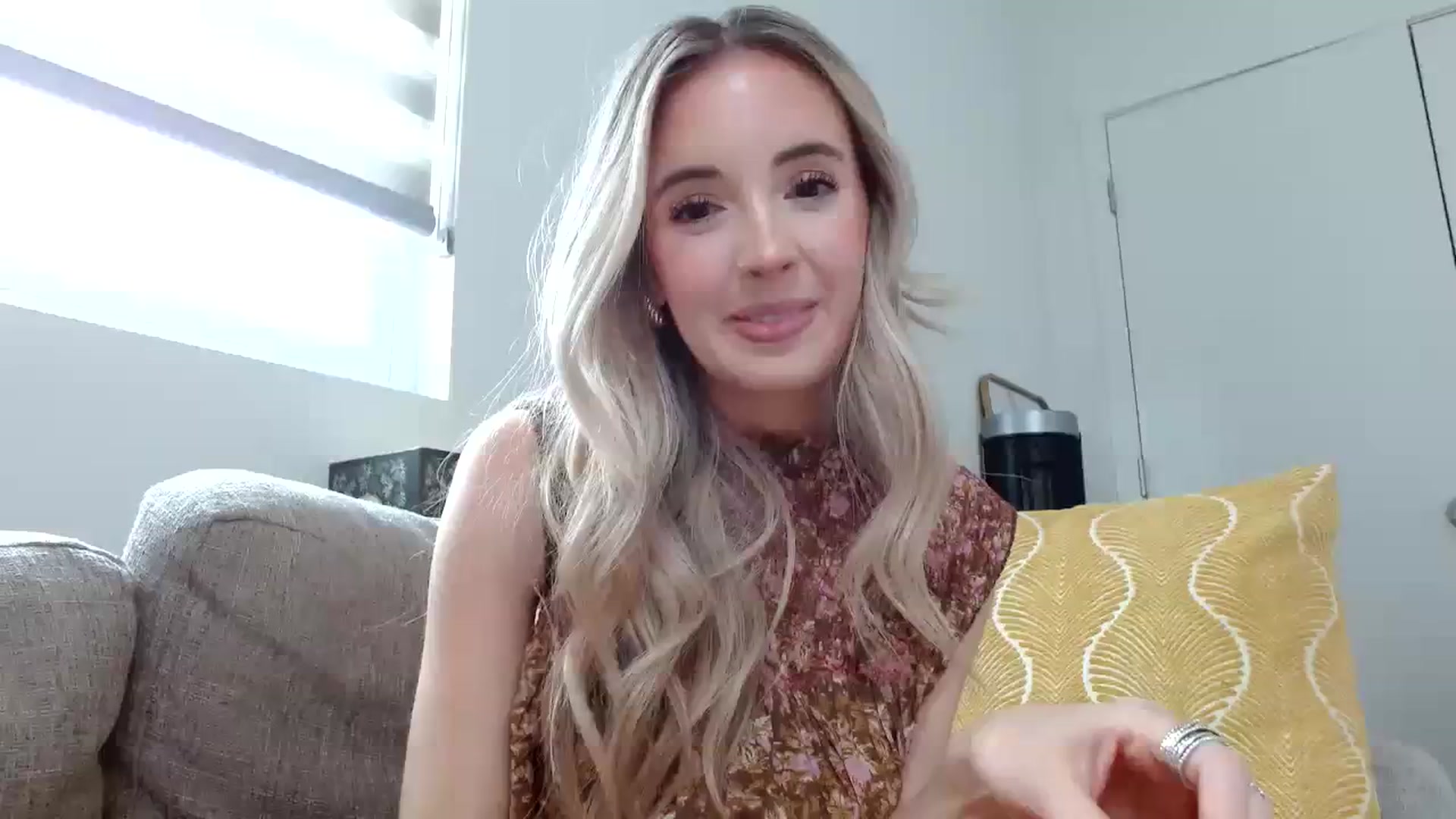 Gallery image thumbnail from Vegansoda's myfreecams stream on, 03/28/2024, 21:58 image 17 of 20