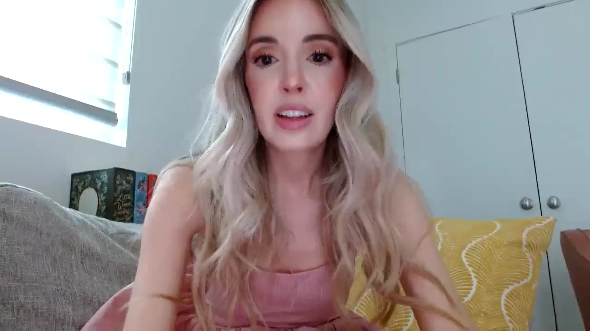 Gallery image thumbnail from Vegansoda's myfreecams stream on, 03/30/2024, 22:39 image 14 of 20
