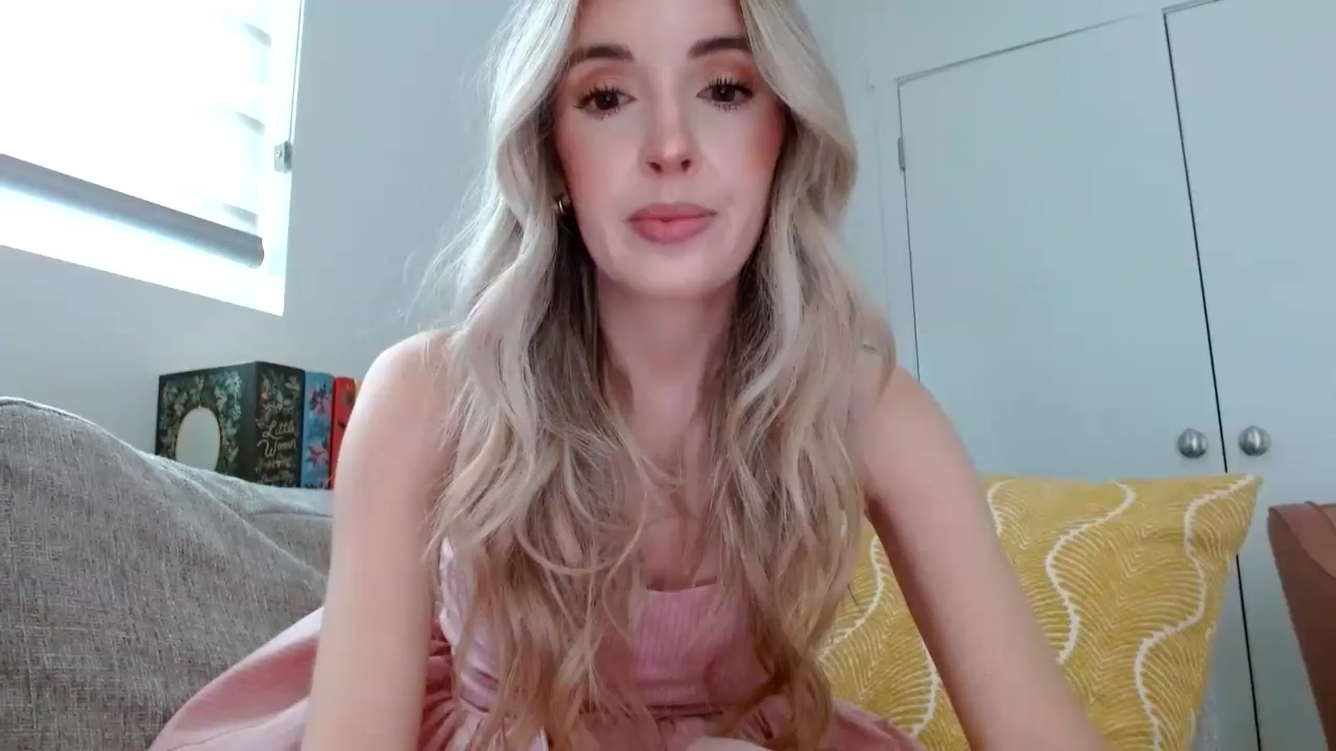 Gallery image thumbnail from Vegansoda's myfreecams stream on, 03/30/2024, 22:39 image 1 of 20