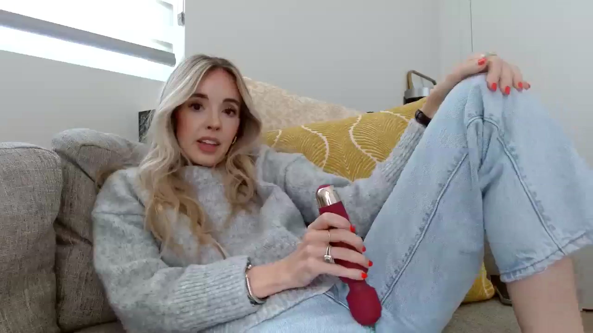 Gallery image thumbnail from Vegansoda's myfreecams stream on, 04/01/2024, 20:27 image 5 of 20