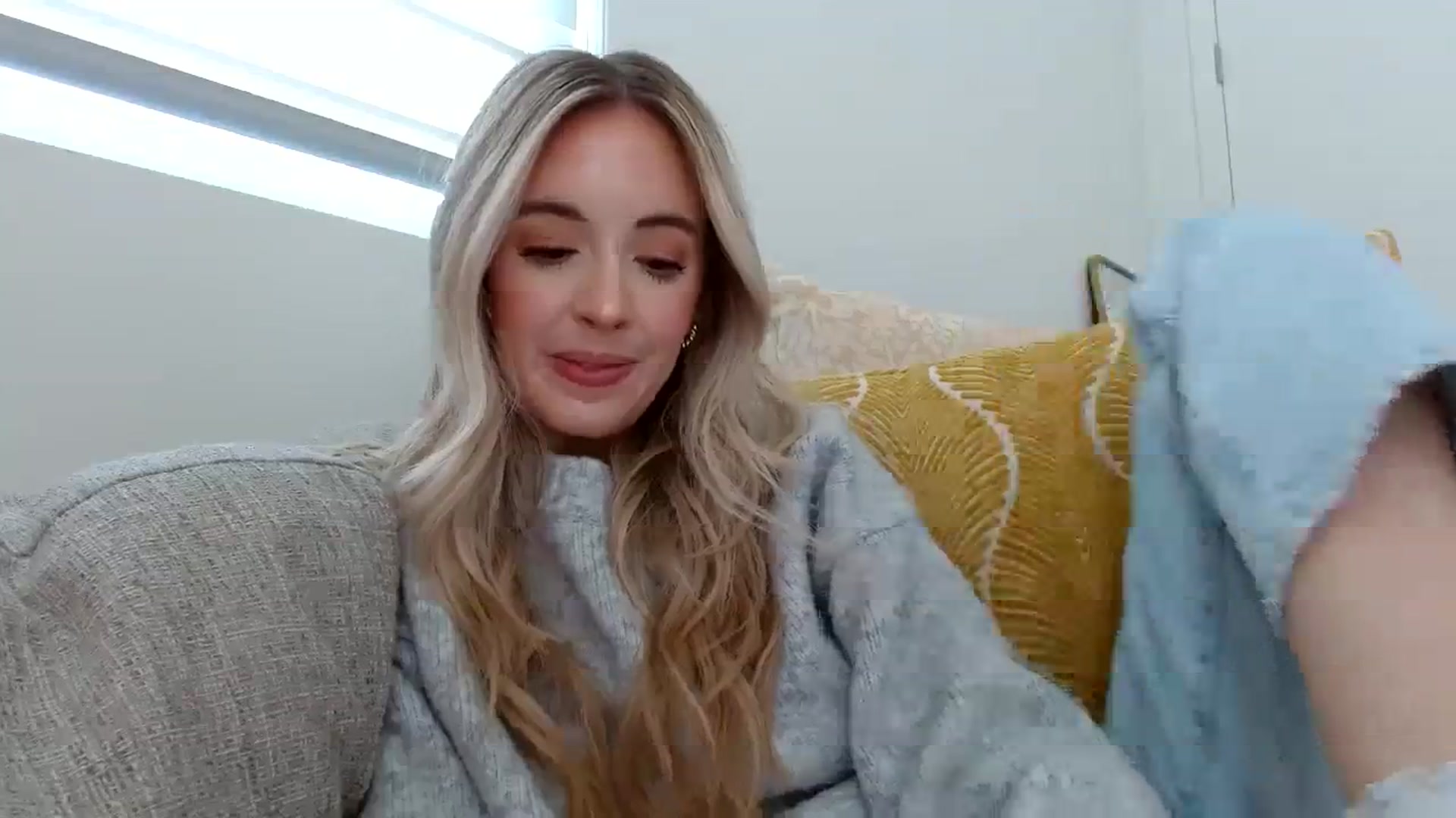 Gallery image thumbnail from Vegansoda's myfreecams stream on, 04/01/2024, 21:21 image 14 of 20