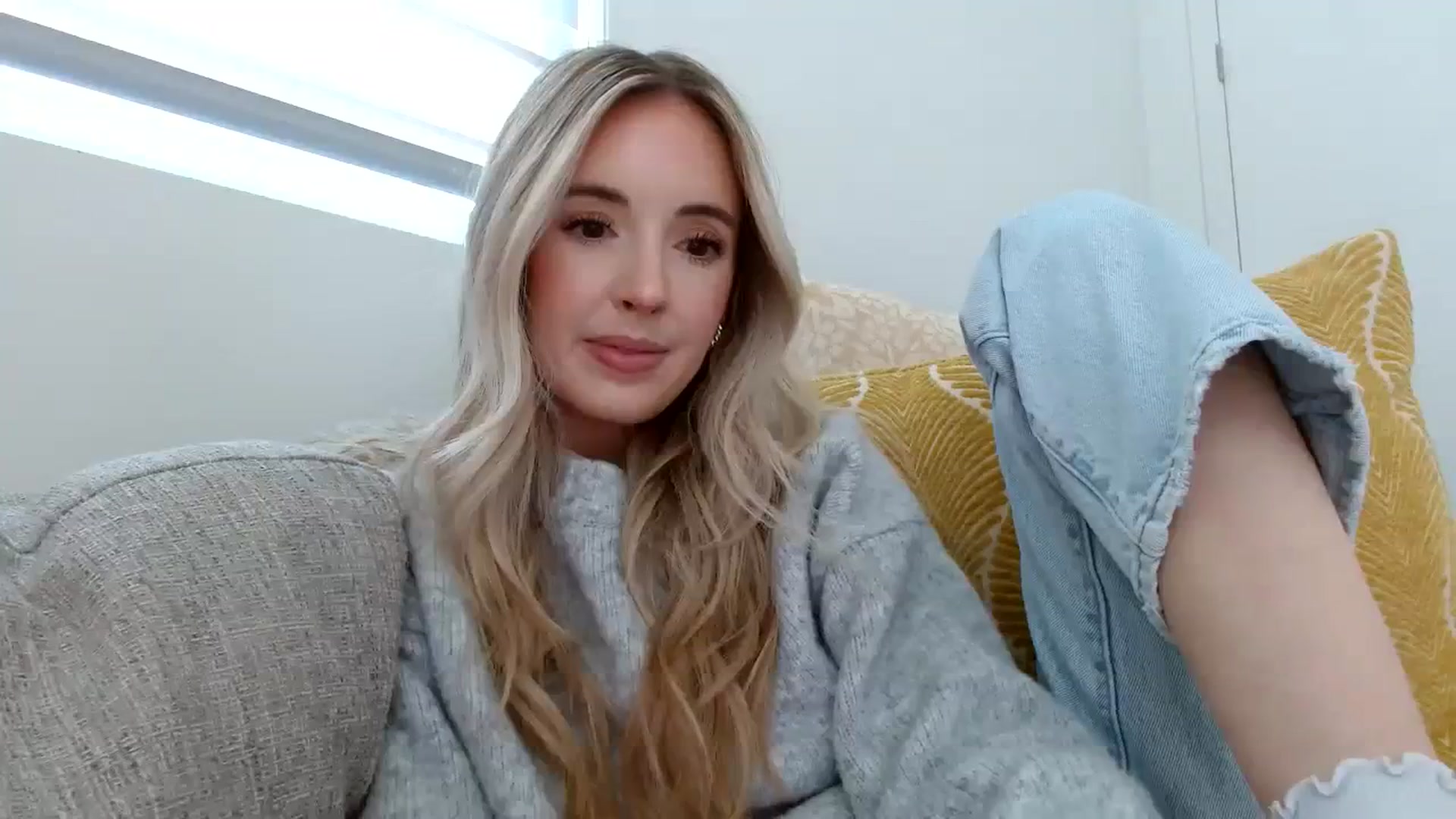 Gallery image thumbnail from Vegansoda's myfreecams stream on, 04/01/2024, 21:21 image 12 of 20
