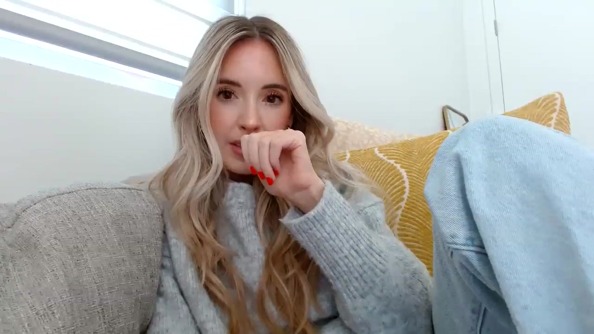 Gallery image thumbnail from Vegansoda's myfreecams stream on, 04/01/2024, 21:21 image 6 of 20