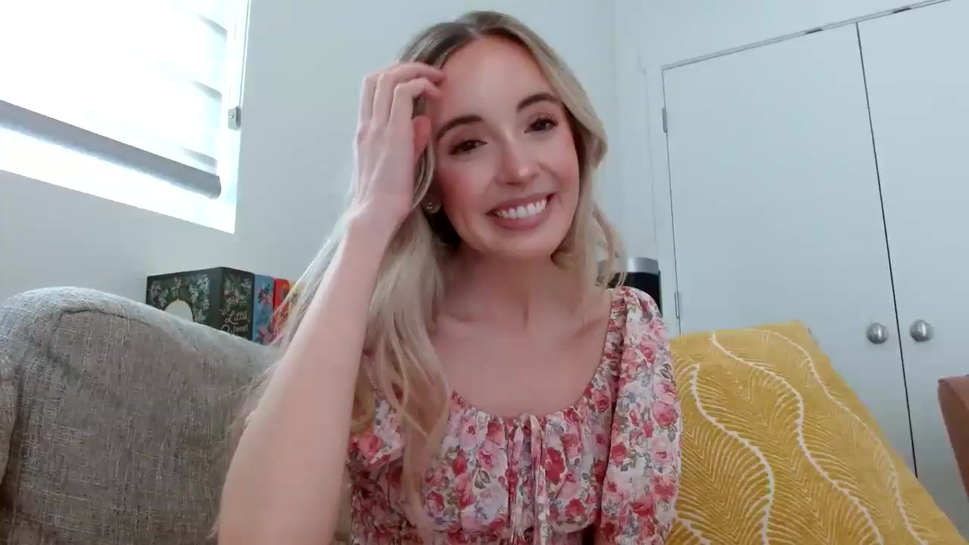 Gallery image thumbnail from Vegansoda's myfreecams stream on, 04/04/2024, 21:26 image 6 of 20