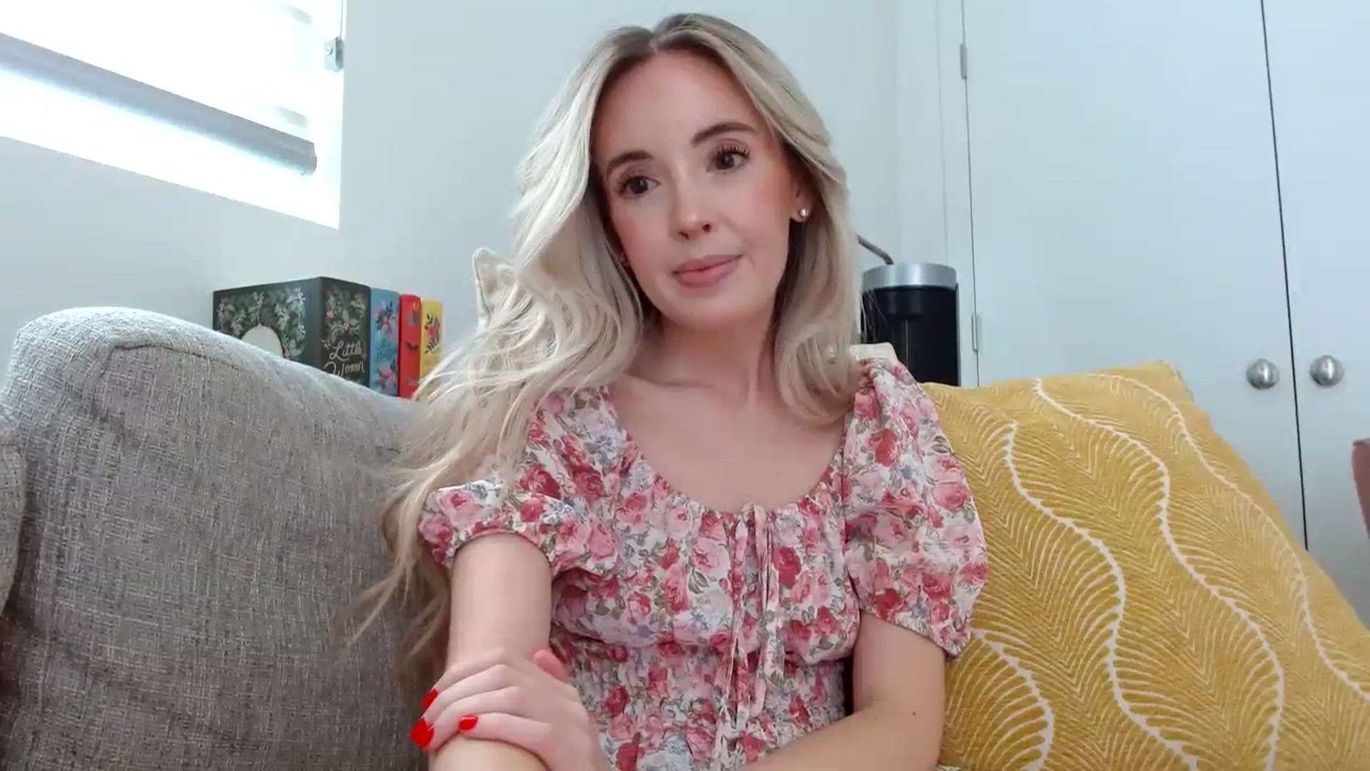Gallery image thumbnail from Vegansoda's myfreecams stream on, 04/04/2024, 21:26 image 10 of 20