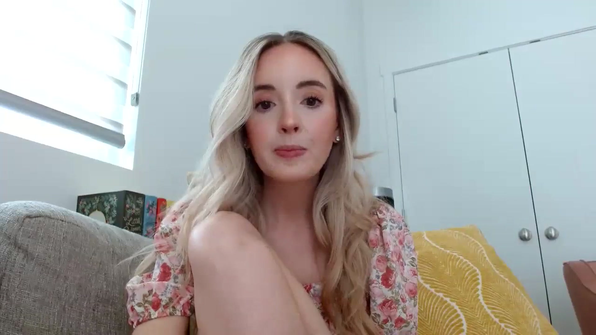 Gallery image thumbnail from Vegansoda's myfreecams stream on, 04/04/2024, 21:26 image 2 of 20