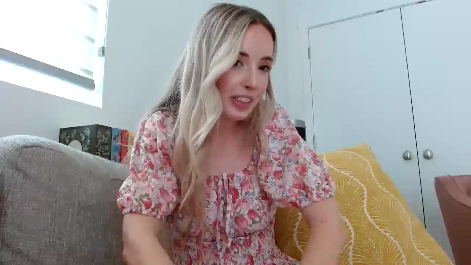 Gallery image thumbnail from Vegansoda's myfreecams stream on, 04/04/2024, 21:26 image 13 of 20