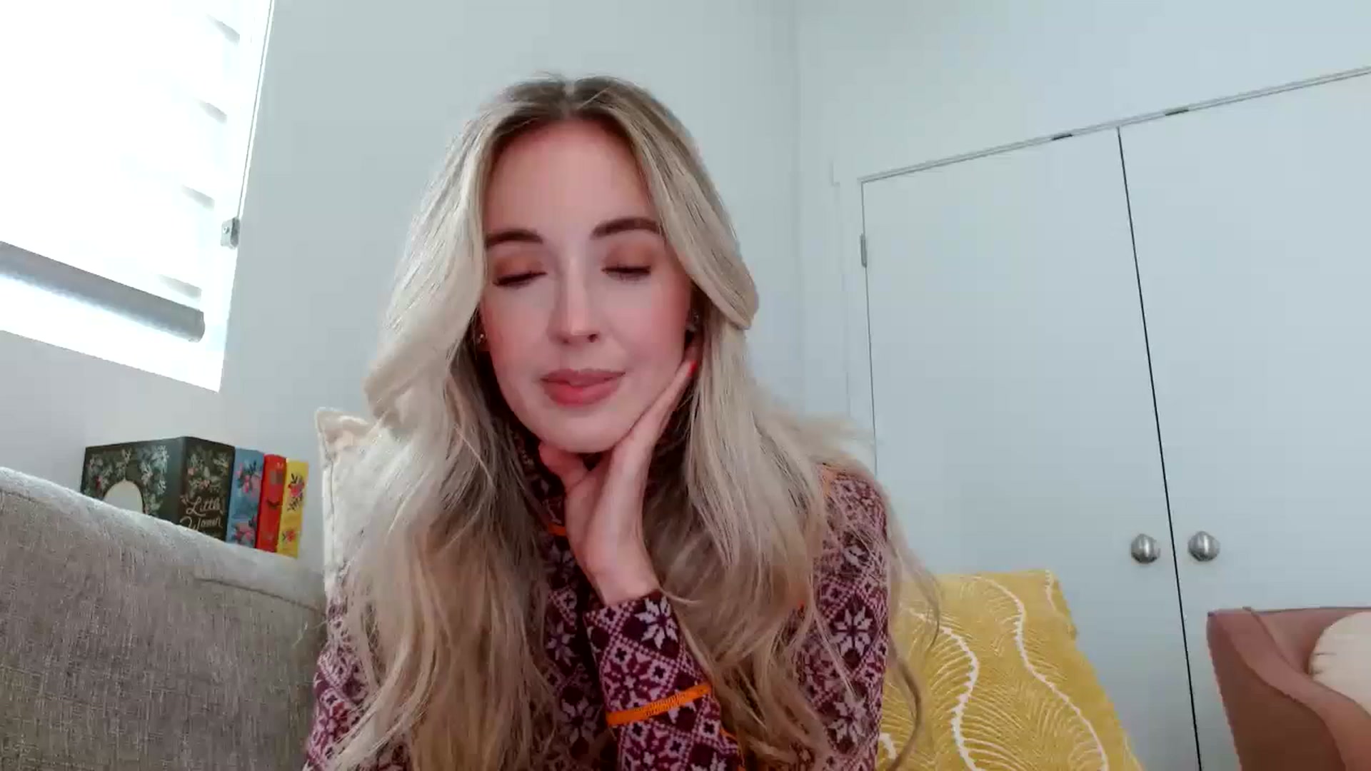 Gallery image thumbnail from Vegansoda's myfreecams stream on, 04/05/2024, 23:23 image 4 of 20