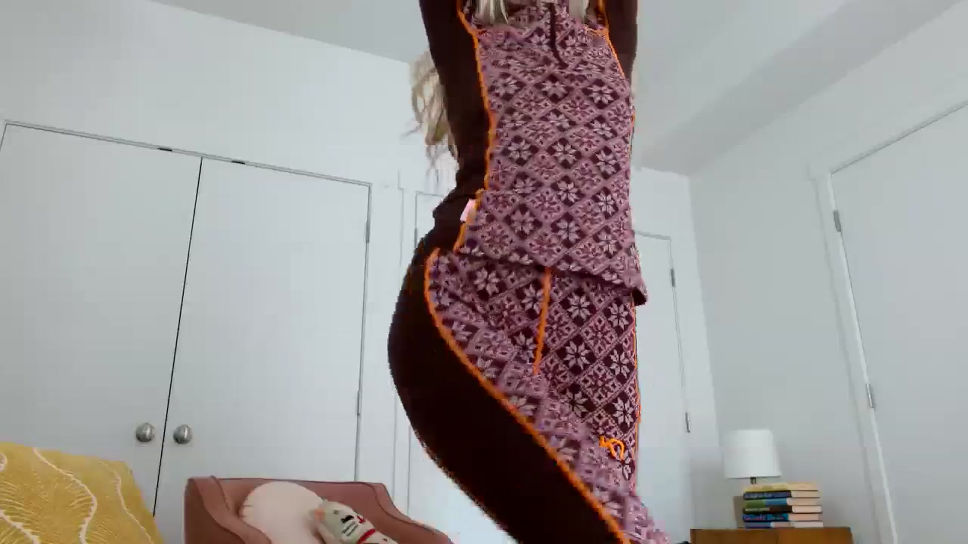 Gallery image thumbnail from Vegansoda's myfreecams stream on, 04/05/2024, 23:23 image 9 of 20