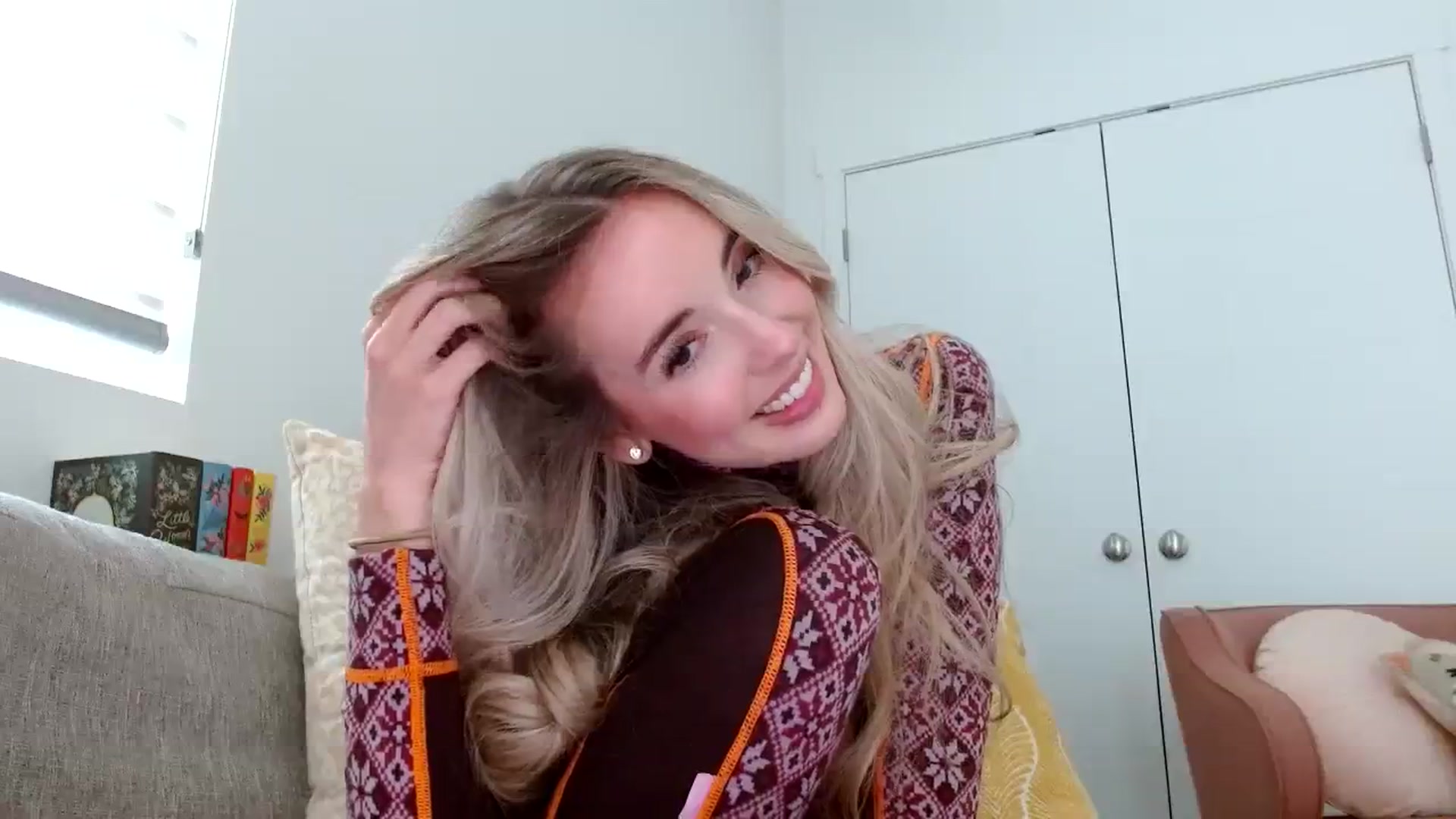 Gallery image thumbnail from Vegansoda's myfreecams stream on, 04/05/2024, 23:23 image 14 of 20