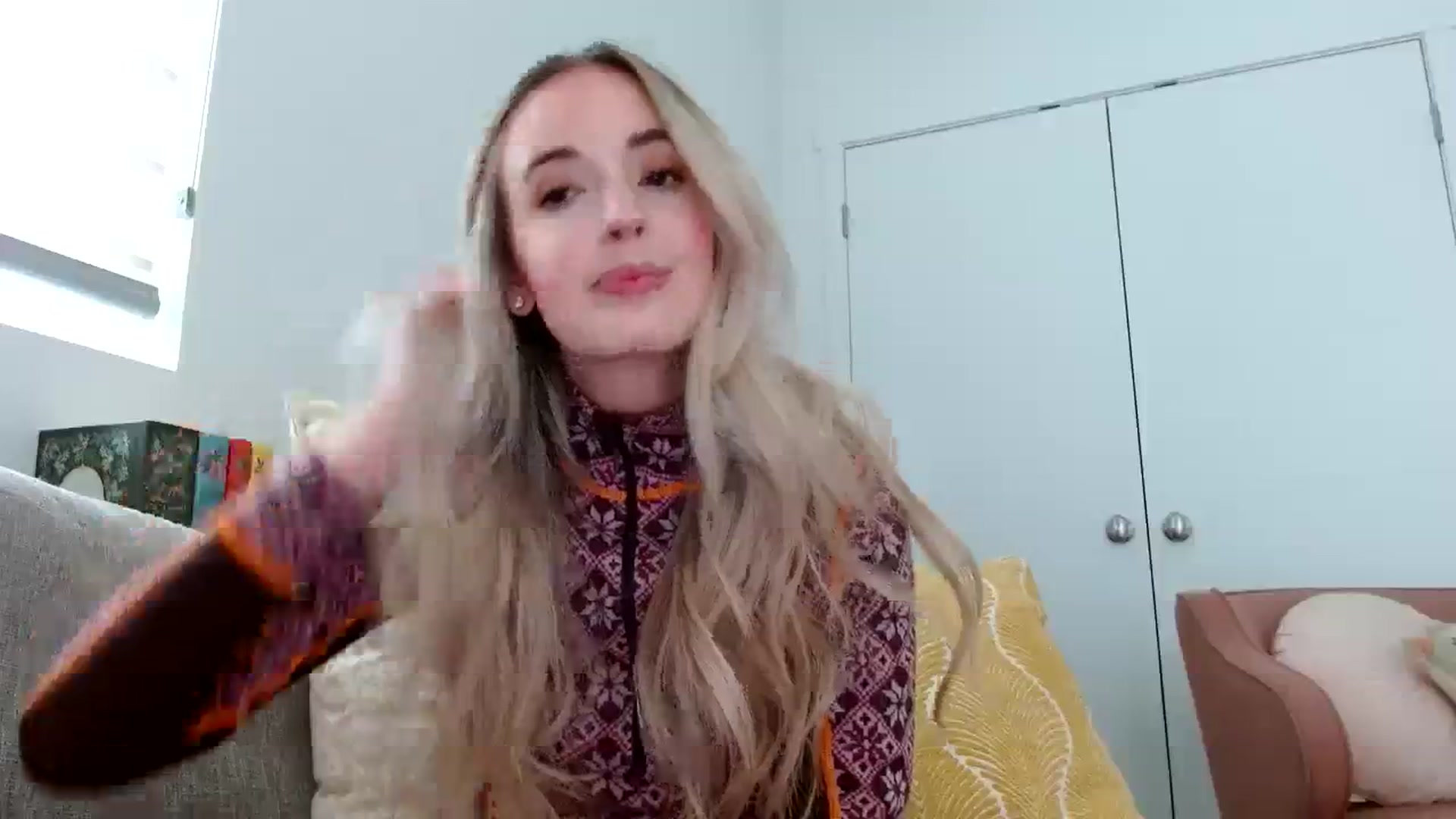 Gallery image thumbnail from Vegansoda's myfreecams stream on, 04/05/2024, 23:23 image 5 of 20
