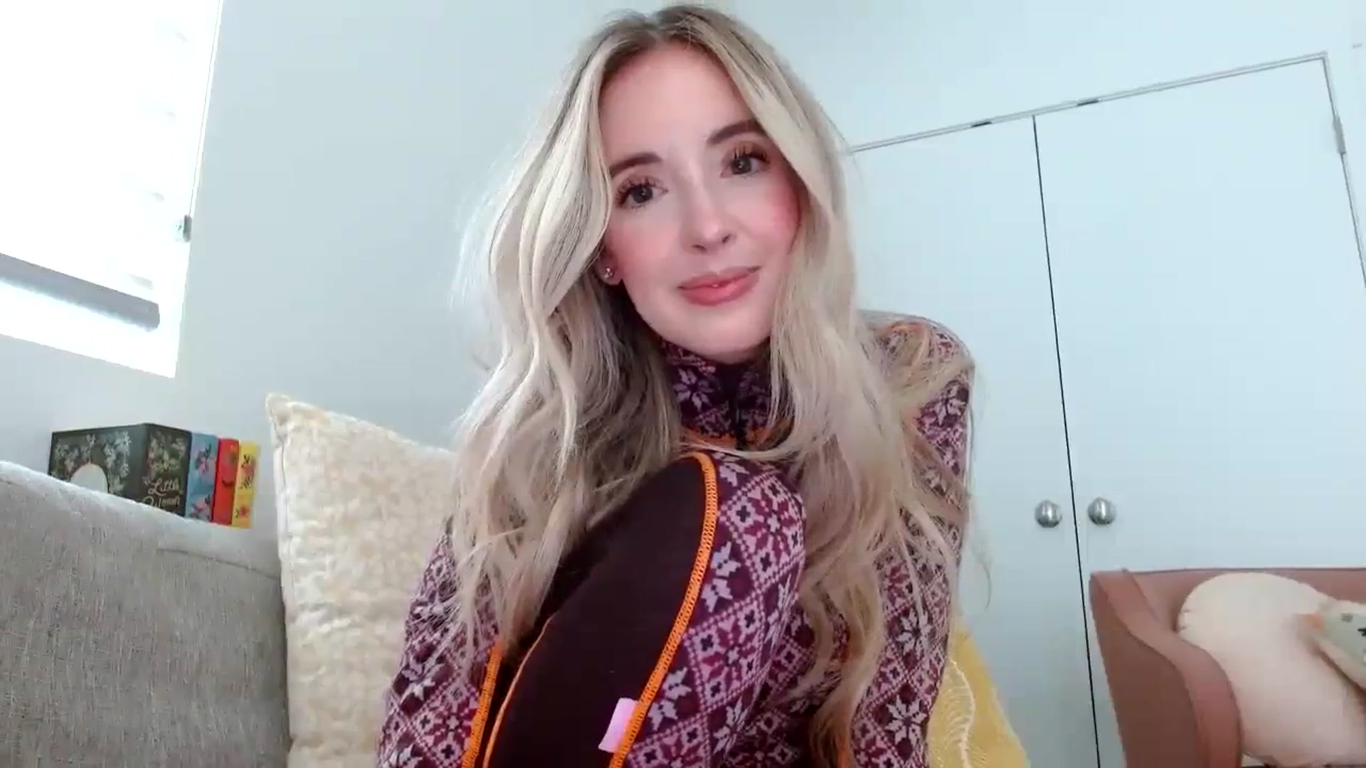 Gallery image thumbnail from Vegansoda's myfreecams stream on, 04/05/2024, 23:23 image 13 of 20