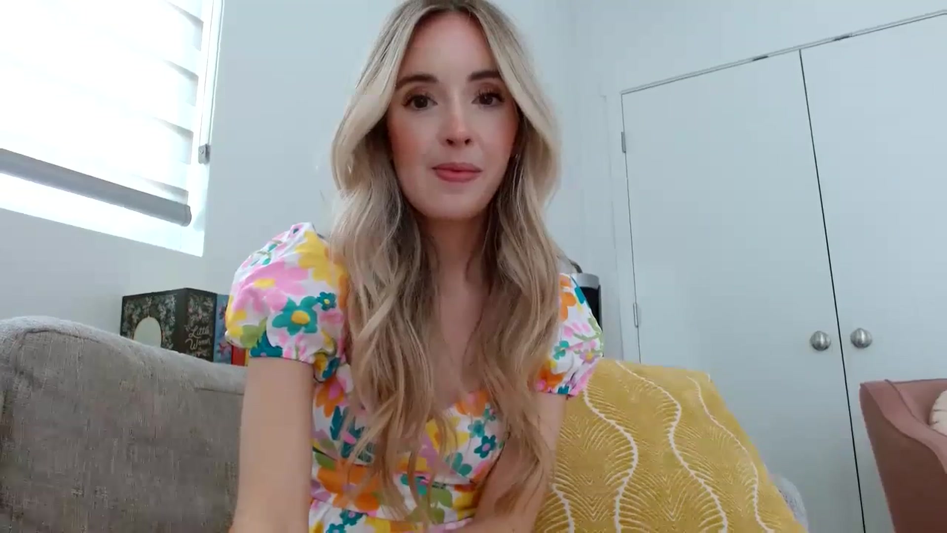 Gallery image thumbnail from Vegansoda's myfreecams stream on, 04/06/2024, 20:32 image 4 of 20