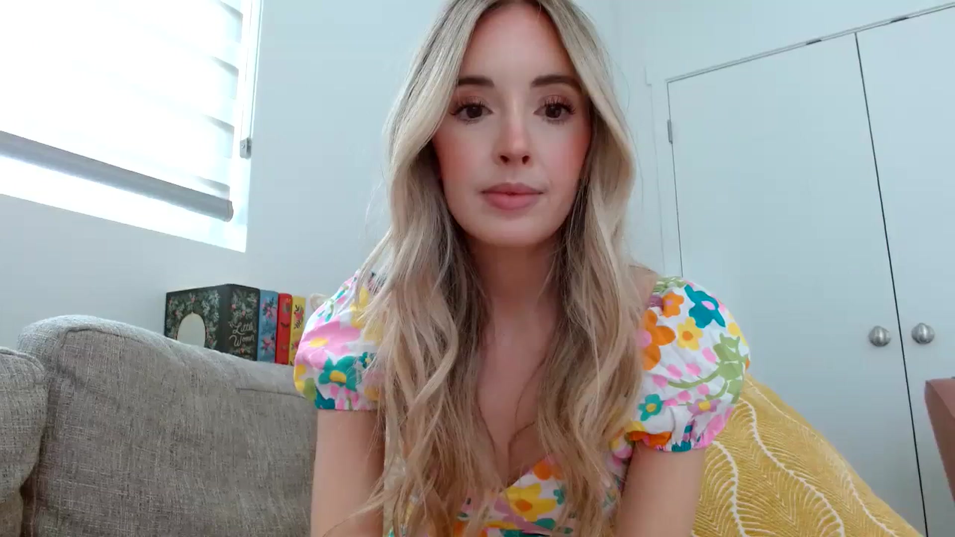 Gallery image thumbnail from Vegansoda's myfreecams stream on, 04/06/2024, 20:32 image 17 of 20