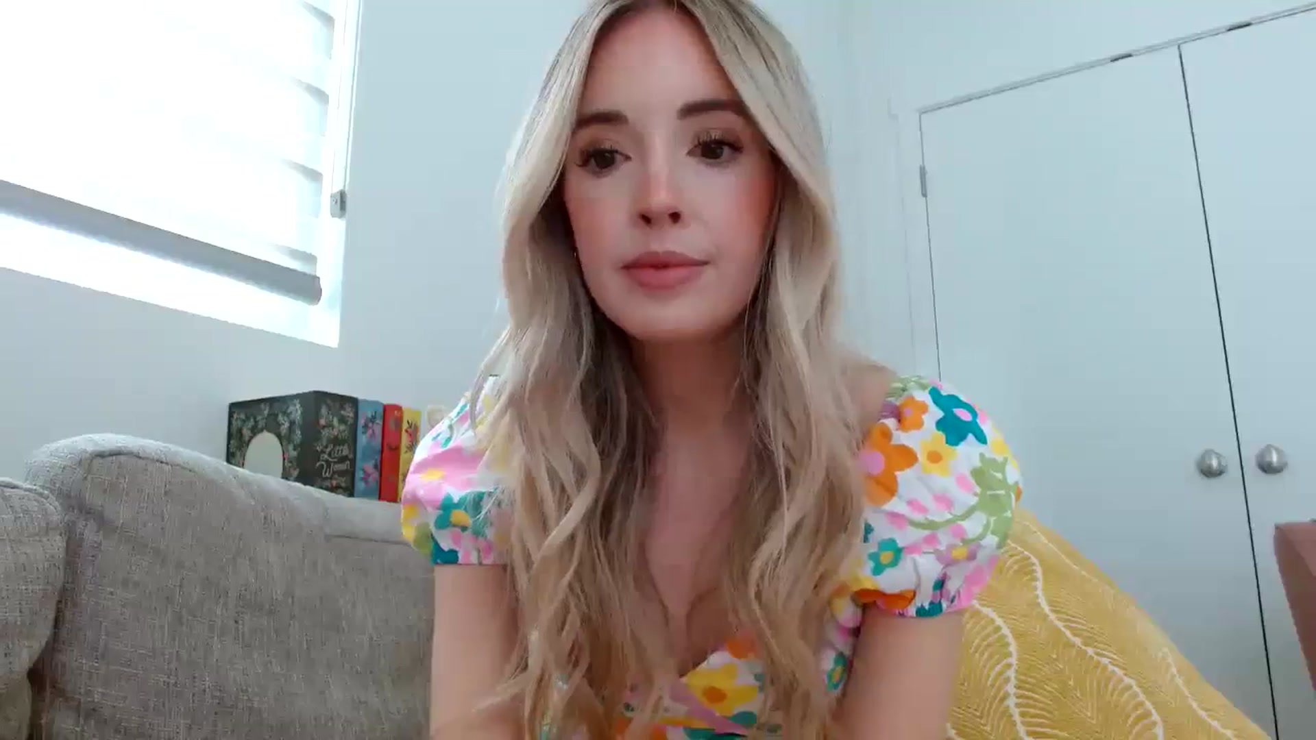 Gallery image thumbnail from Vegansoda's myfreecams stream on, 04/06/2024, 20:32 image 16 of 20