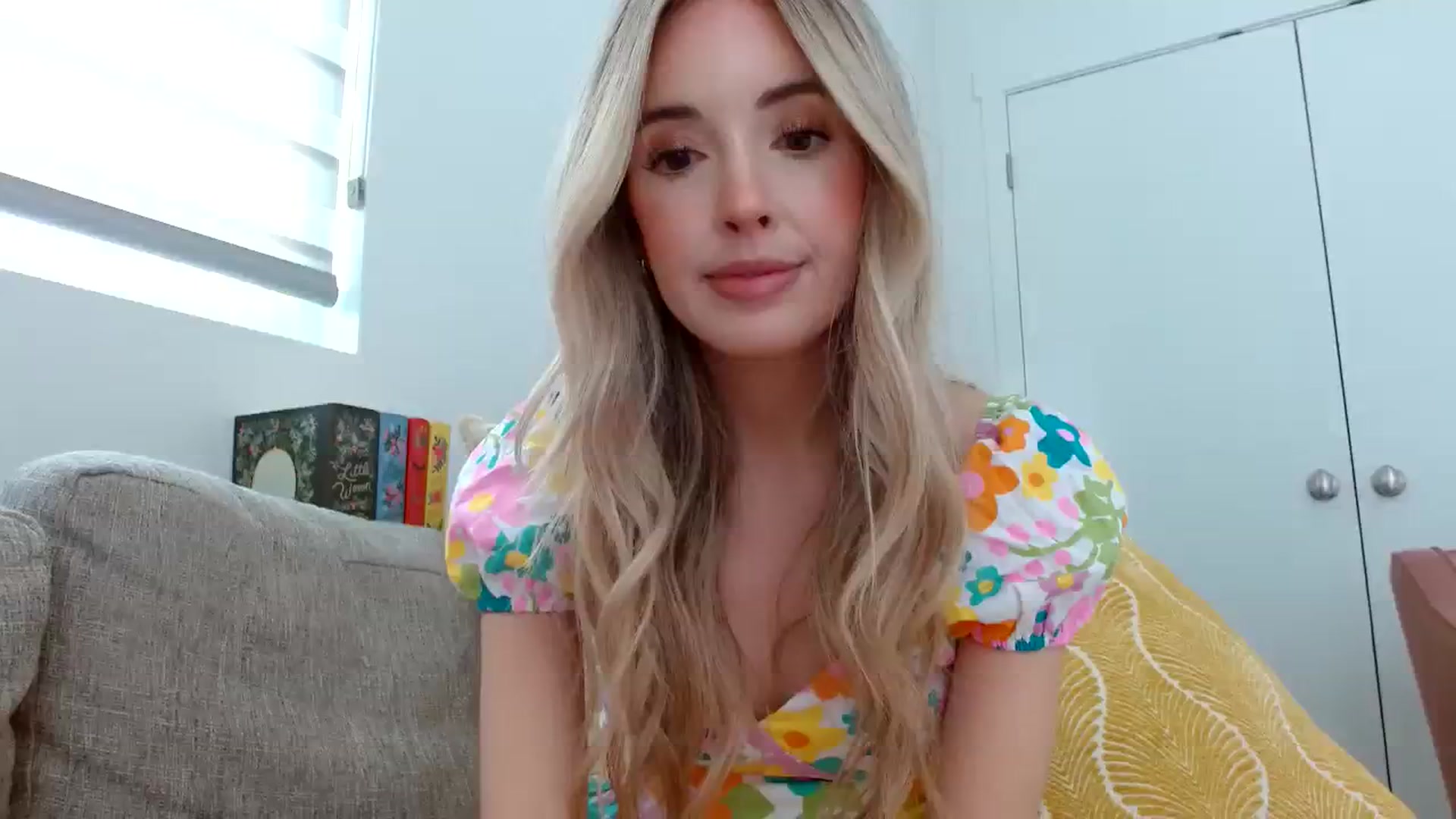 Gallery image thumbnail from Vegansoda's myfreecams stream on, 04/06/2024, 20:32 image 19 of 20