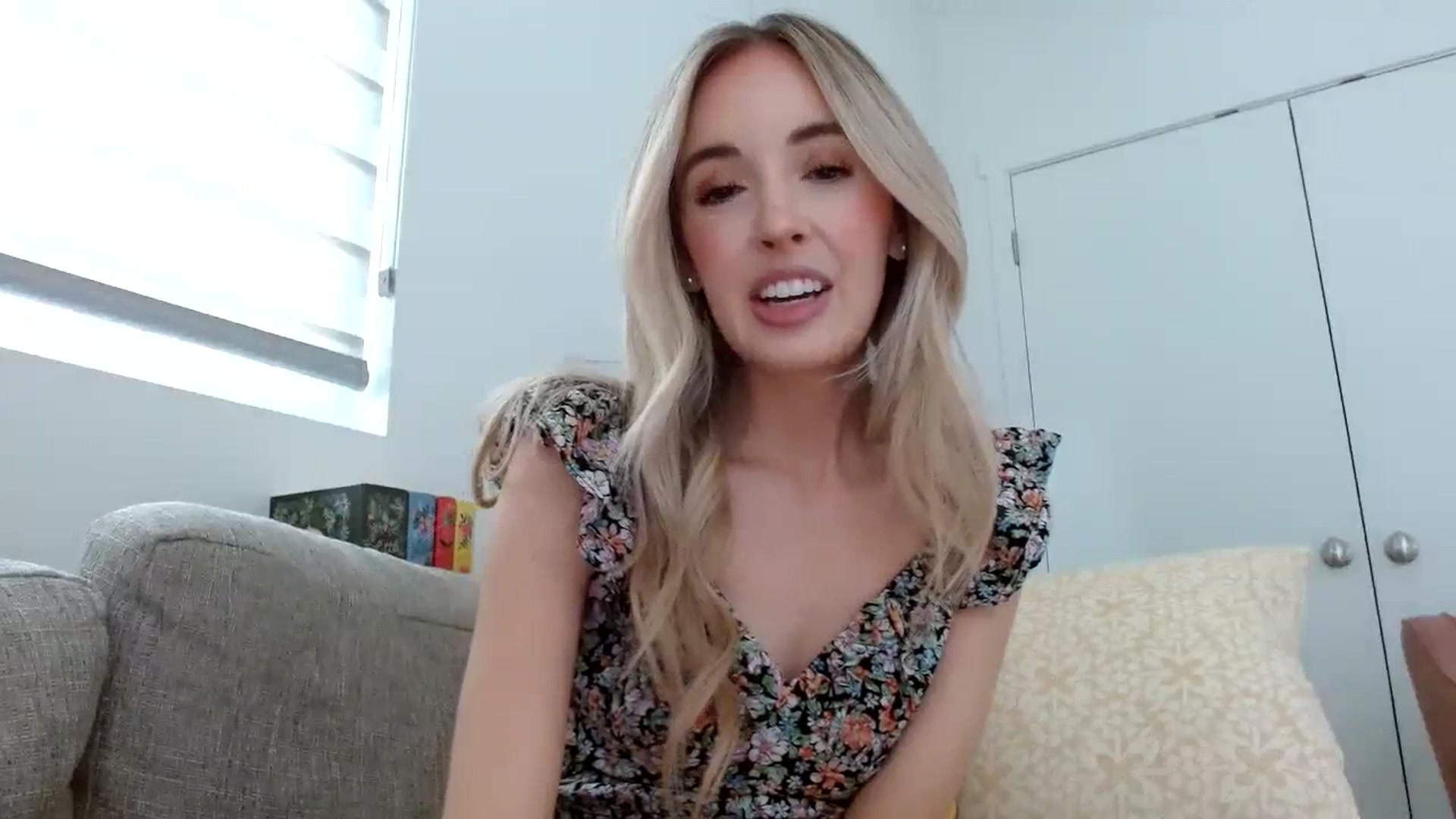 Gallery image thumbnail from Vegansoda's myfreecams stream on, 04/07/2024, 22:23 image 2 of 20