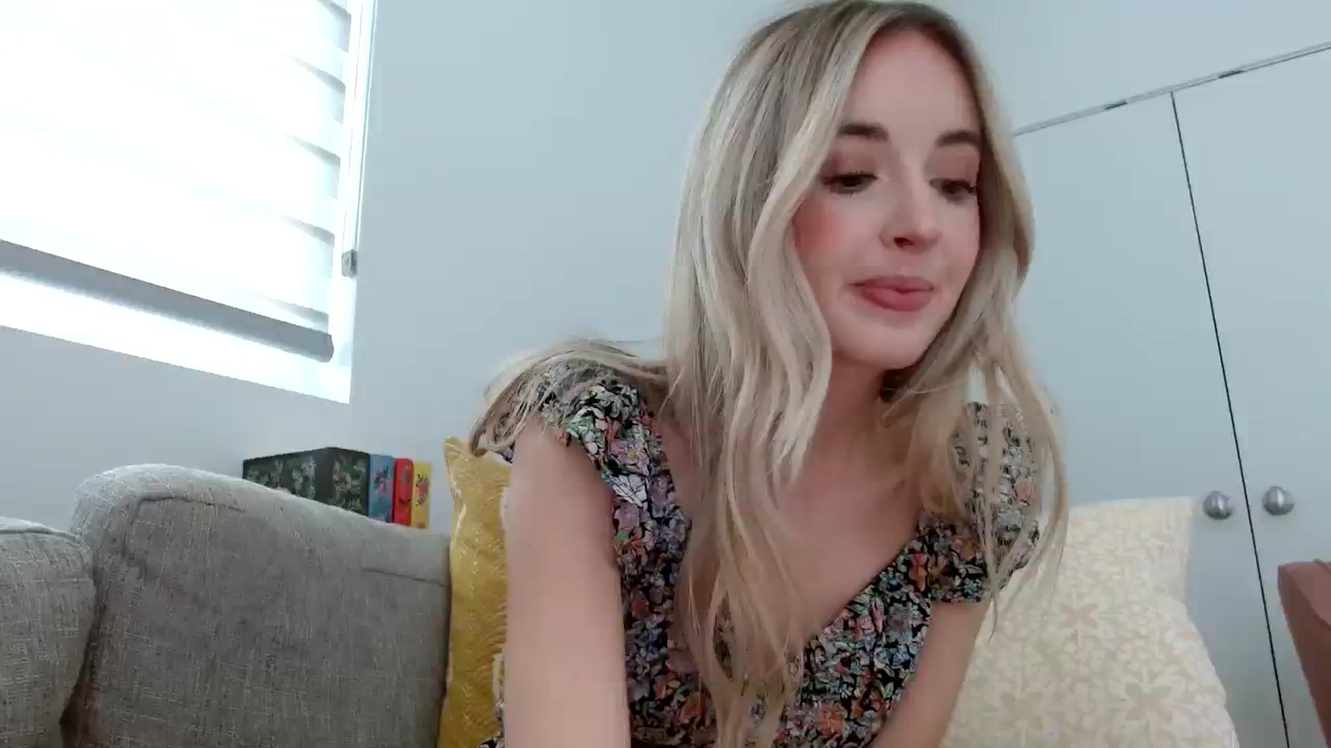 Gallery image thumbnail from Vegansoda's myfreecams stream on, 04/07/2024, 22:23 image 1 of 20