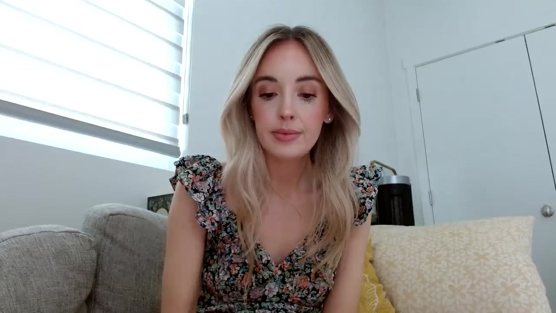 Gallery image thumbnail from Vegansoda's myfreecams stream on, 04/07/2024, 22:23 image 13 of 20
