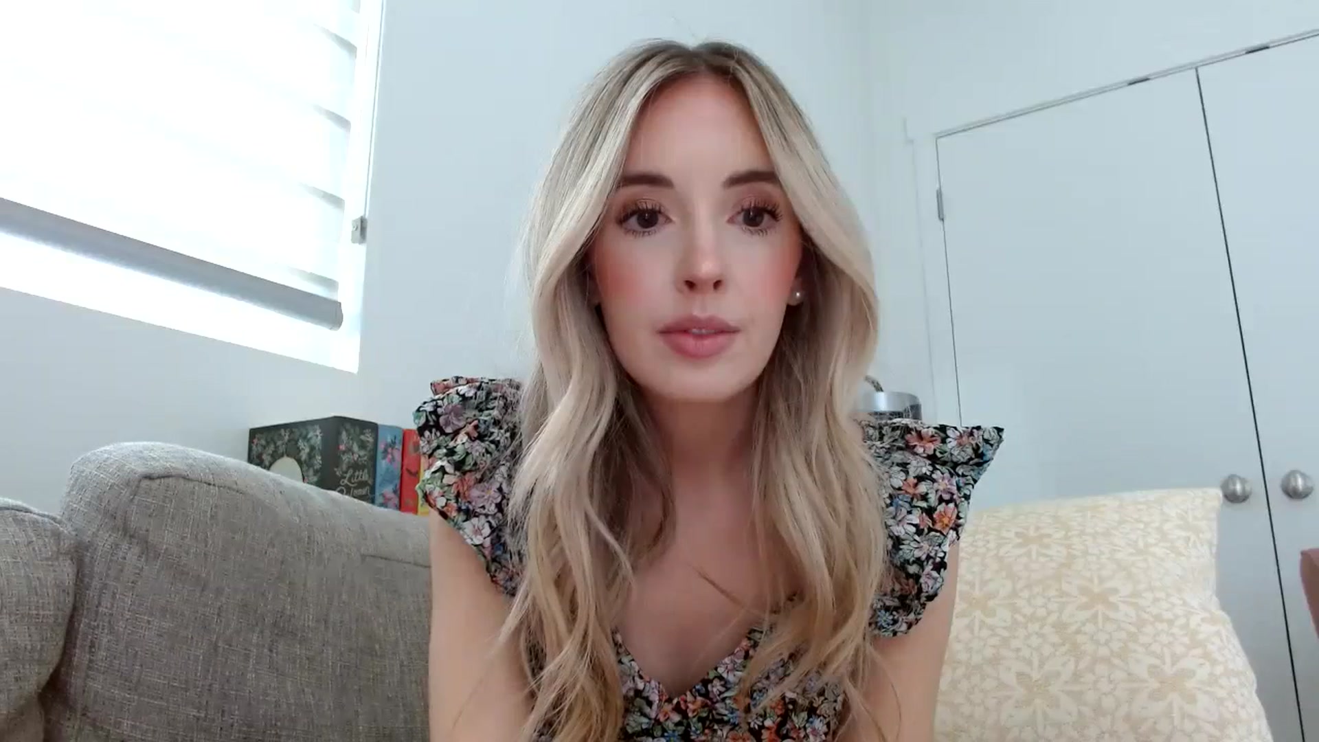 Gallery image thumbnail from Vegansoda's myfreecams stream on, 04/07/2024, 22:23 image 10 of 20