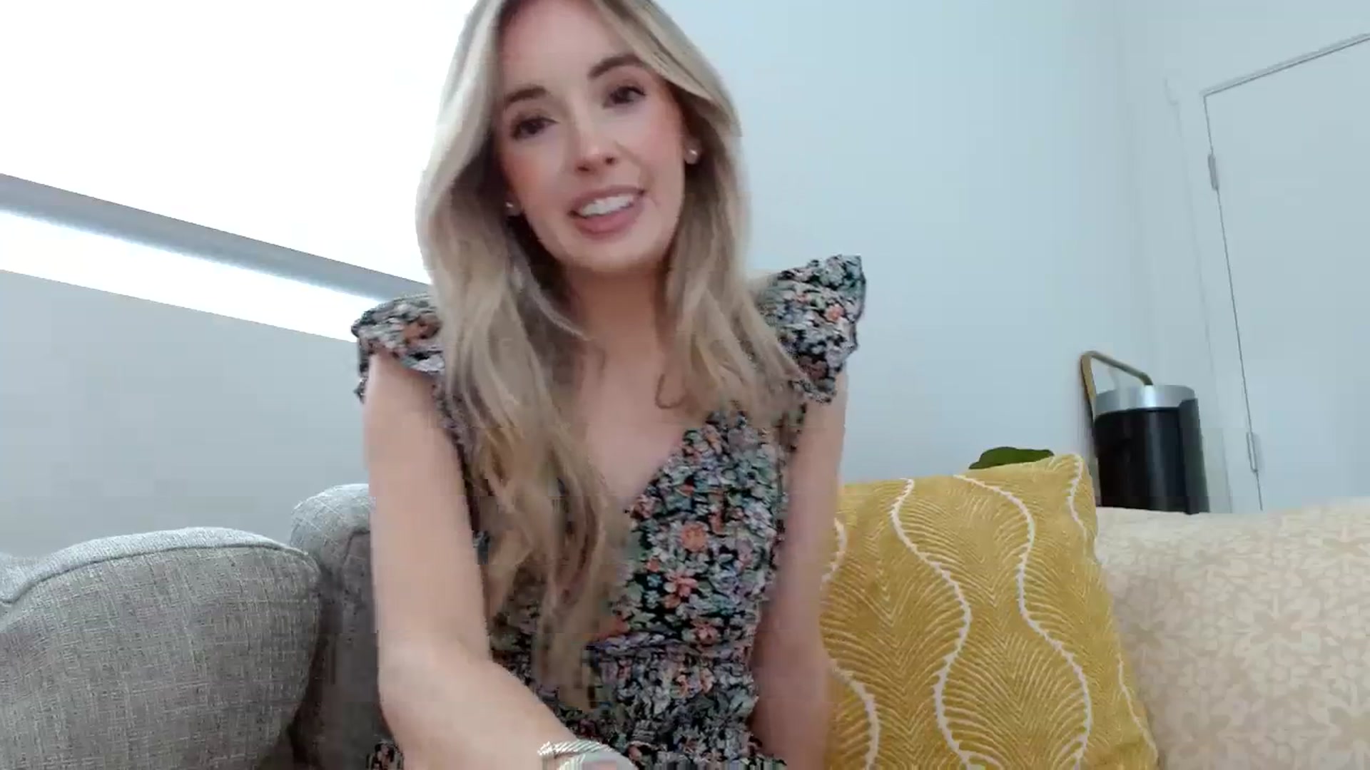 Gallery image thumbnail from Vegansoda's myfreecams stream on, 04/07/2024, 22:23 image 5 of 20