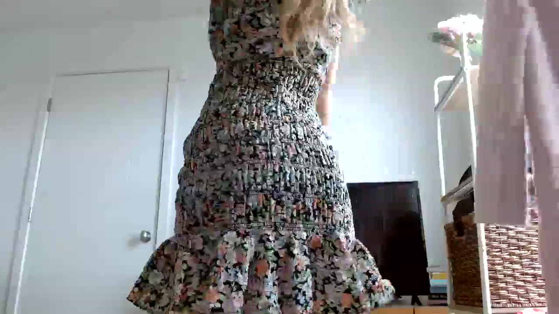 Gallery image thumbnail from Vegansoda's myfreecams stream on, 04/07/2024, 22:23 image 12 of 20