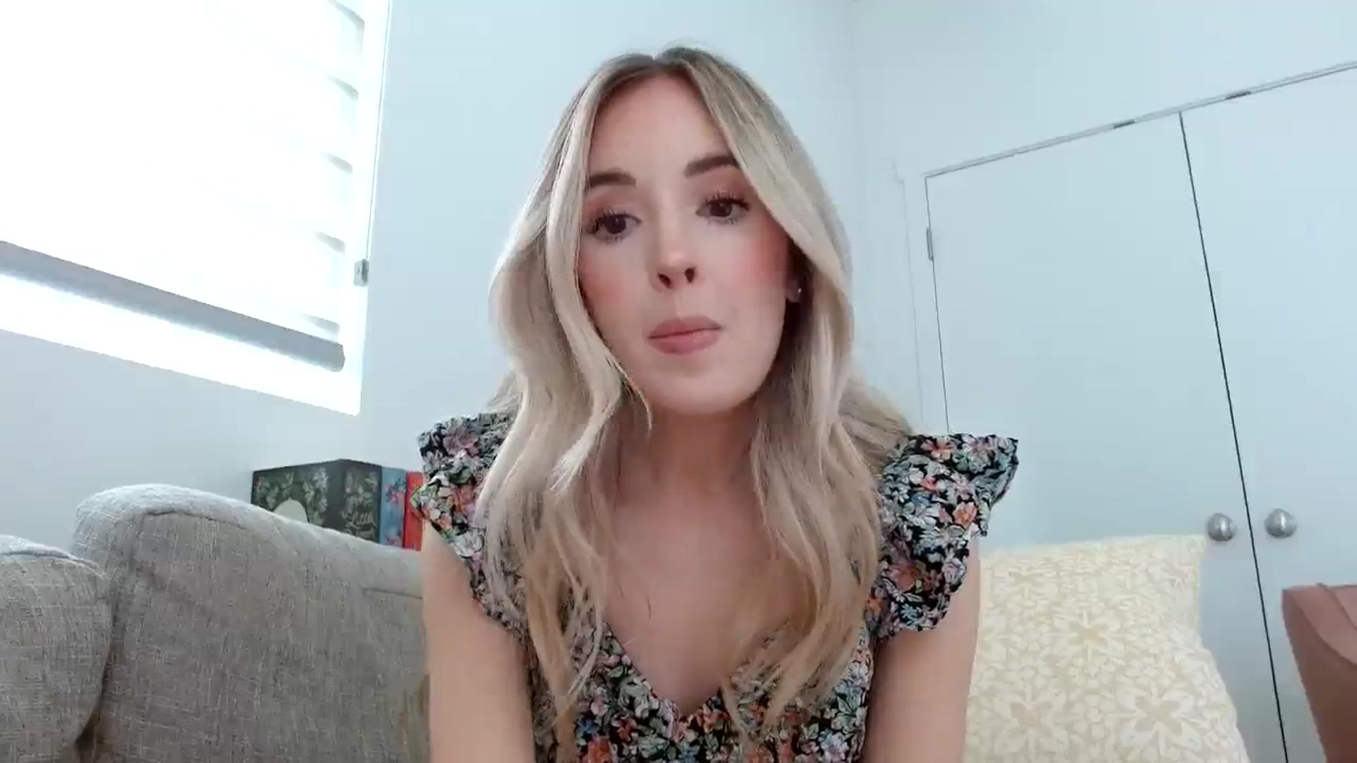 Gallery image thumbnail from Vegansoda's myfreecams stream on, 04/07/2024, 22:23 image 17 of 20