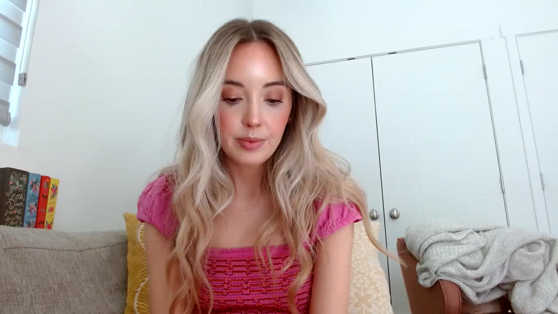 Gallery image thumbnail from Vegansoda's myfreecams stream on, 04/09/2024, 22:23 image 11 of 20