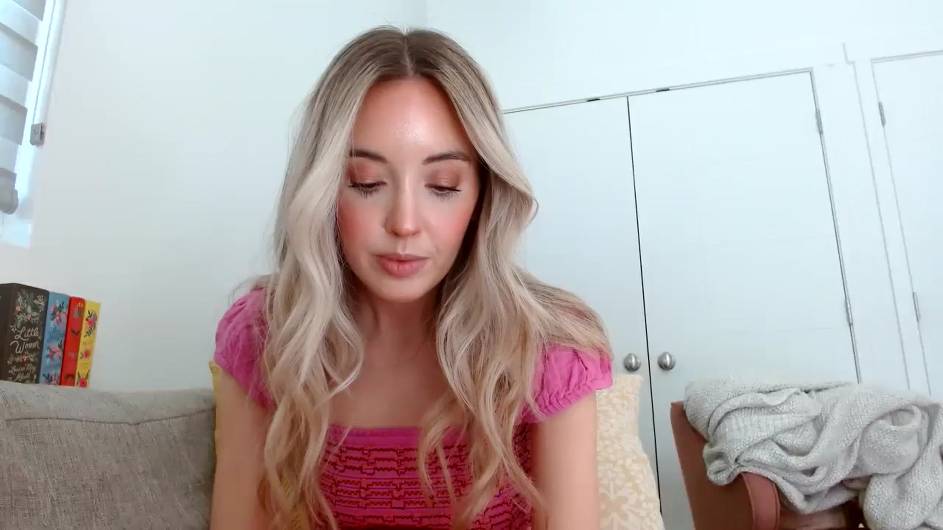 Gallery image thumbnail from Vegansoda's myfreecams stream on, 04/09/2024, 22:23 image 12 of 20